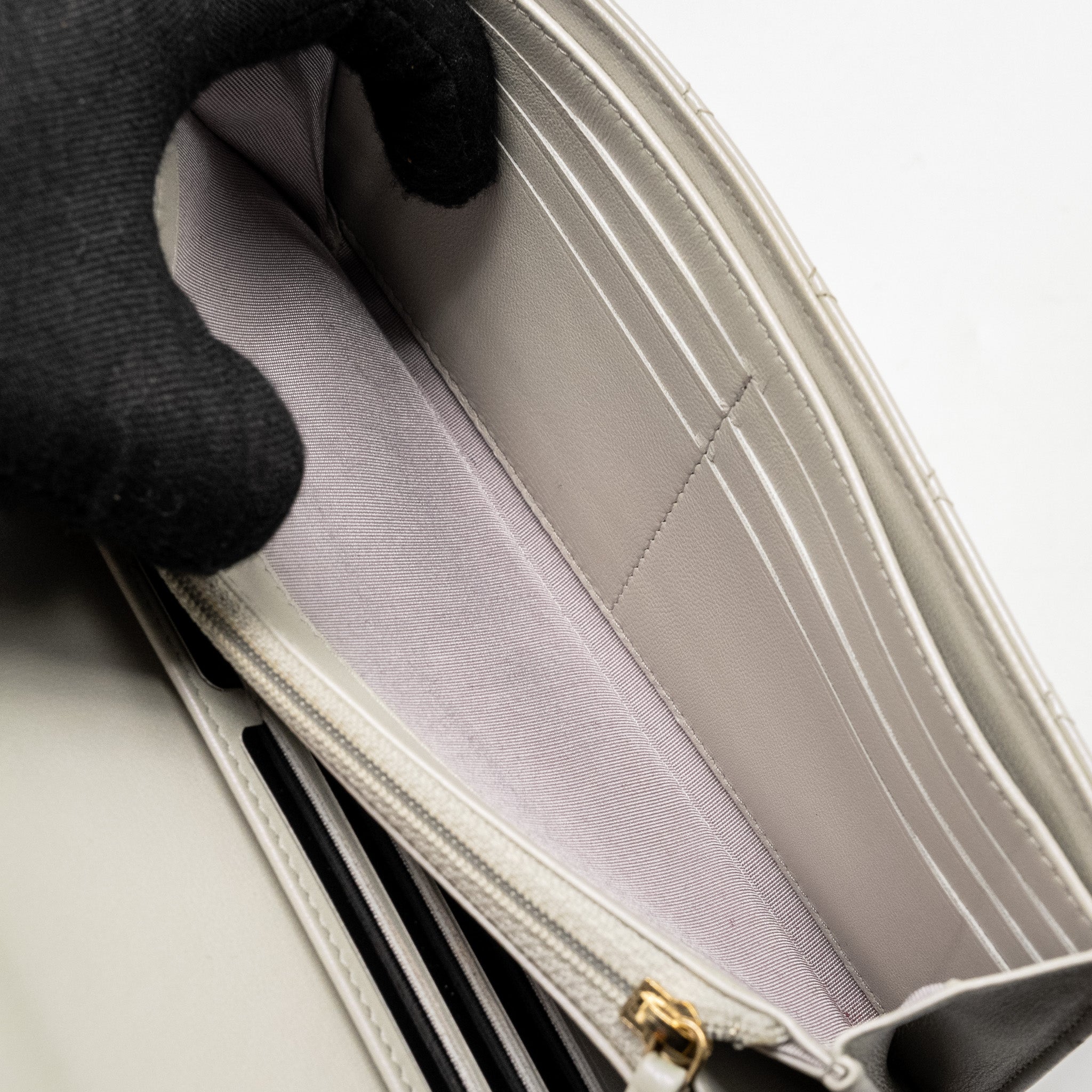 CHANEL BOY LONG WALLET PATENT IRIDESCENT LIGHT GREY LGHW