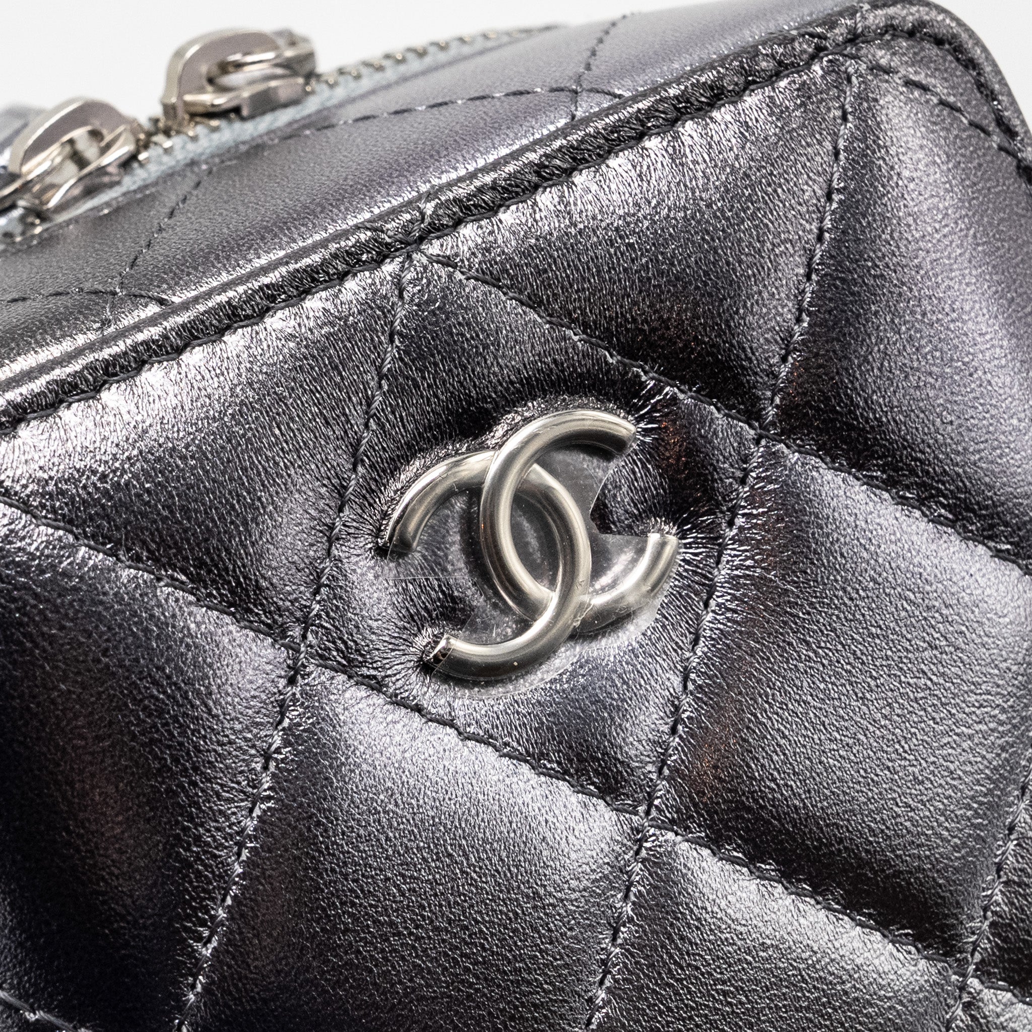 CHANEL MINI QUILTED VANITY WITH GIANT CHAIN LAMBSKIN METALLIC GREY SHW