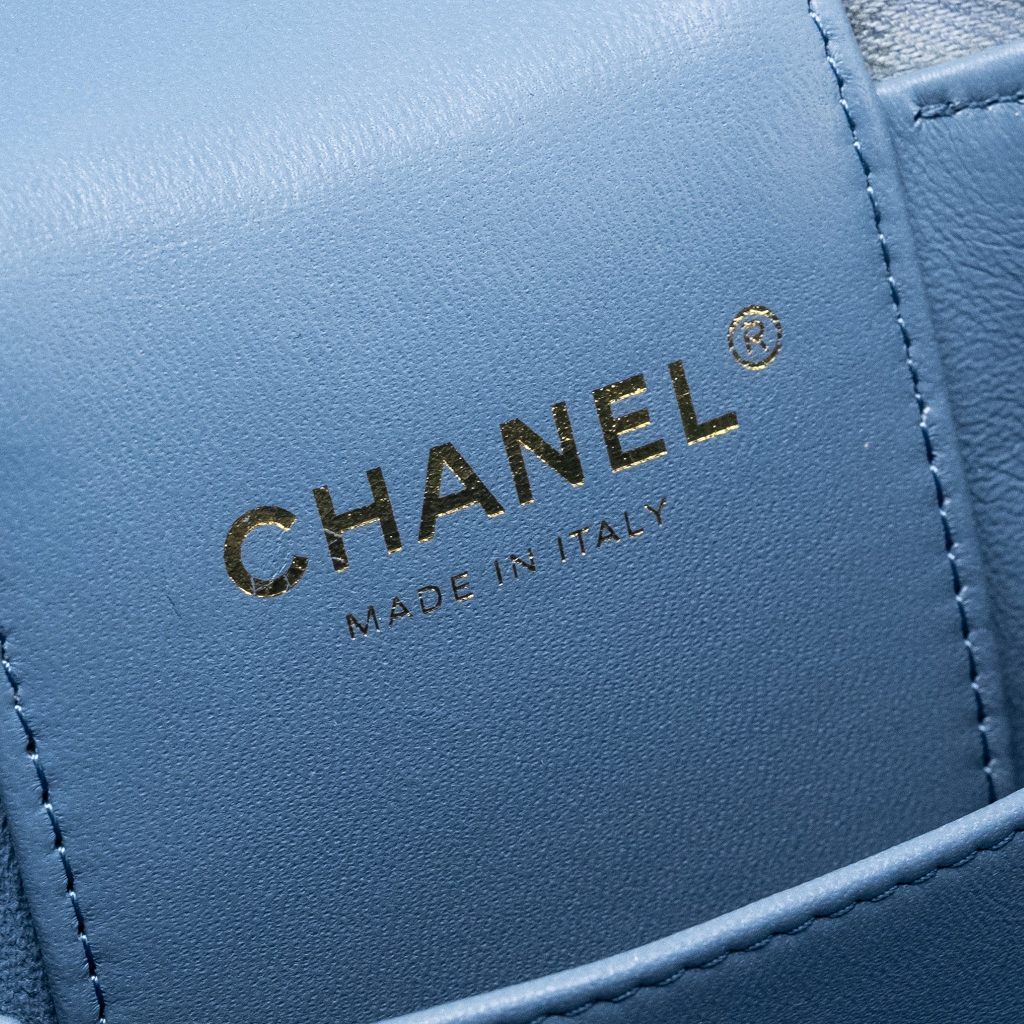CHANEL VANITY CASE WITH CHAIN DENIM BLUE LGHW (MICROCHIP)