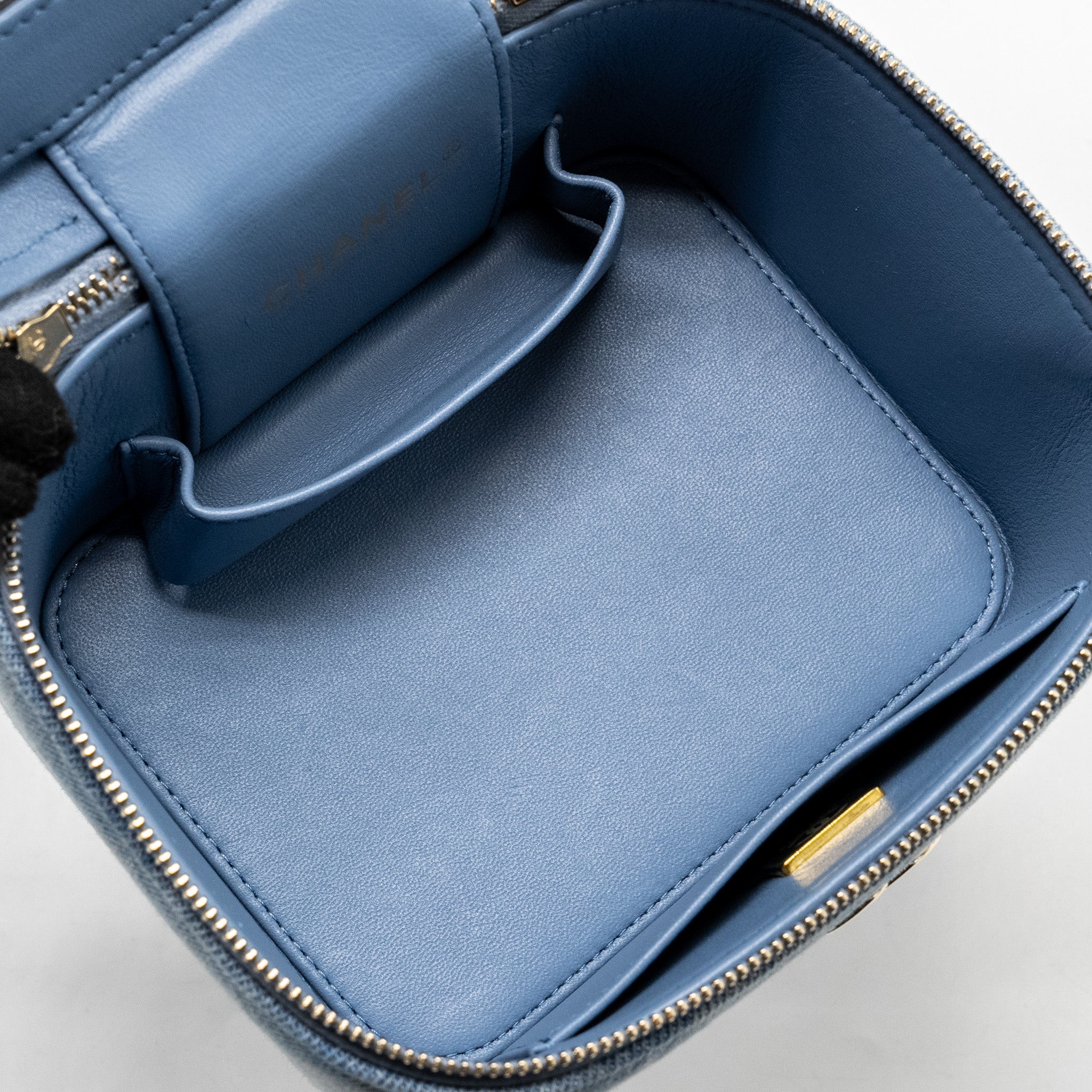 CHANEL VANITY CASE WITH CHAIN DENIM BLUE LGHW (MICROCHIP)