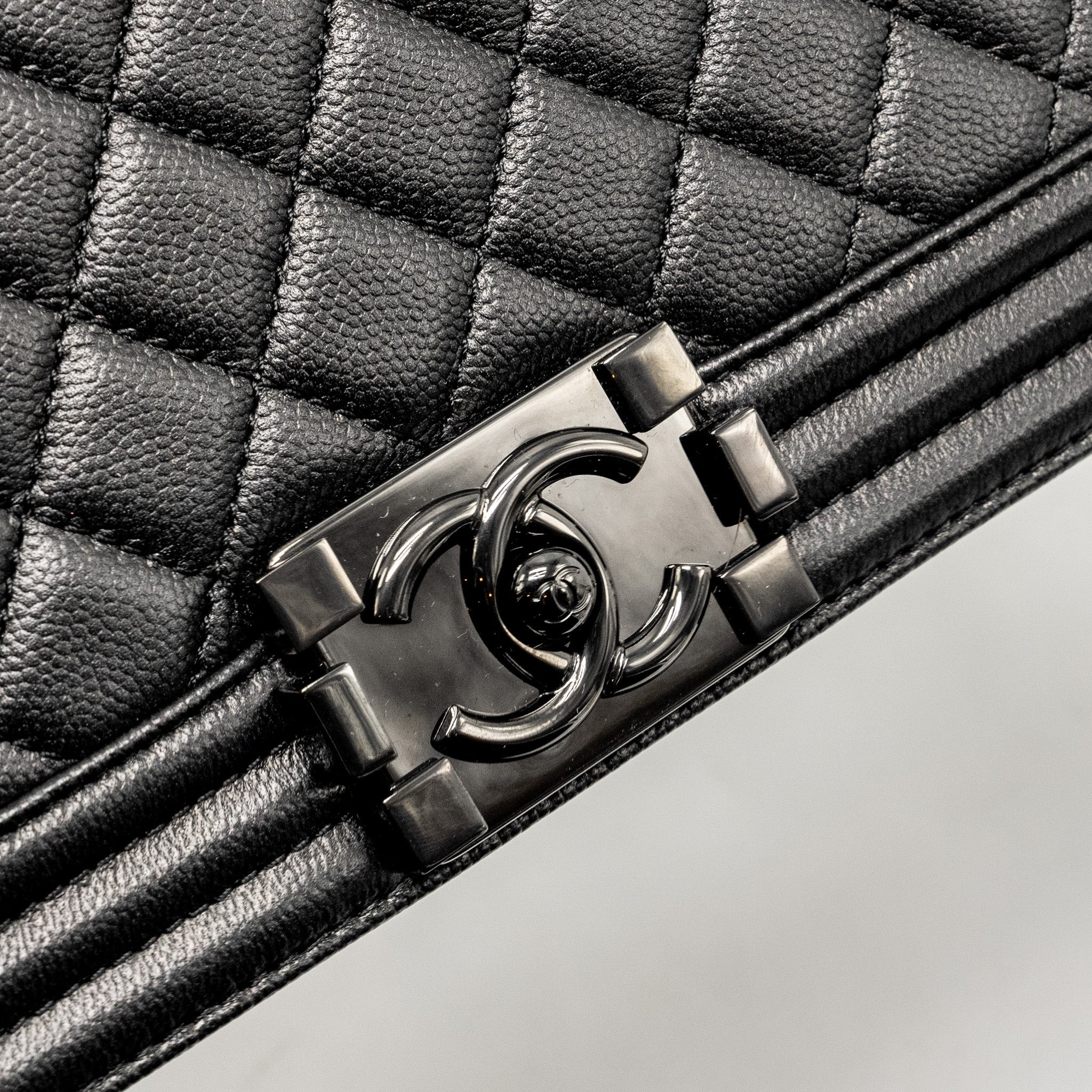 CHANEL NEW MEDIUM BOY BAG CAVIAR SO BLACK