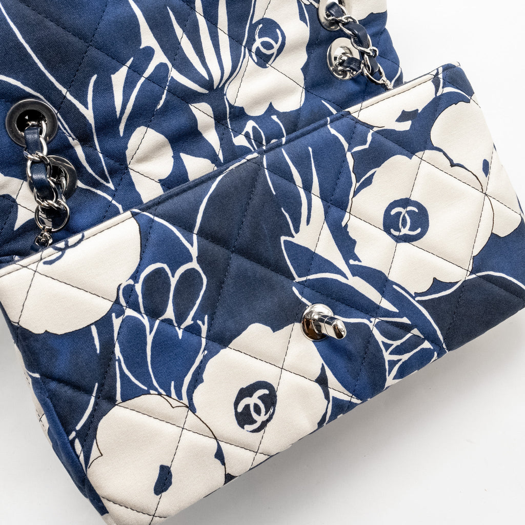 CHANEL MEDIUM LIMITED EDITION FLORA PRINTED CLASSIC FLAP BAG SILK BLUE/WHITE SHW (MICROCHIP)