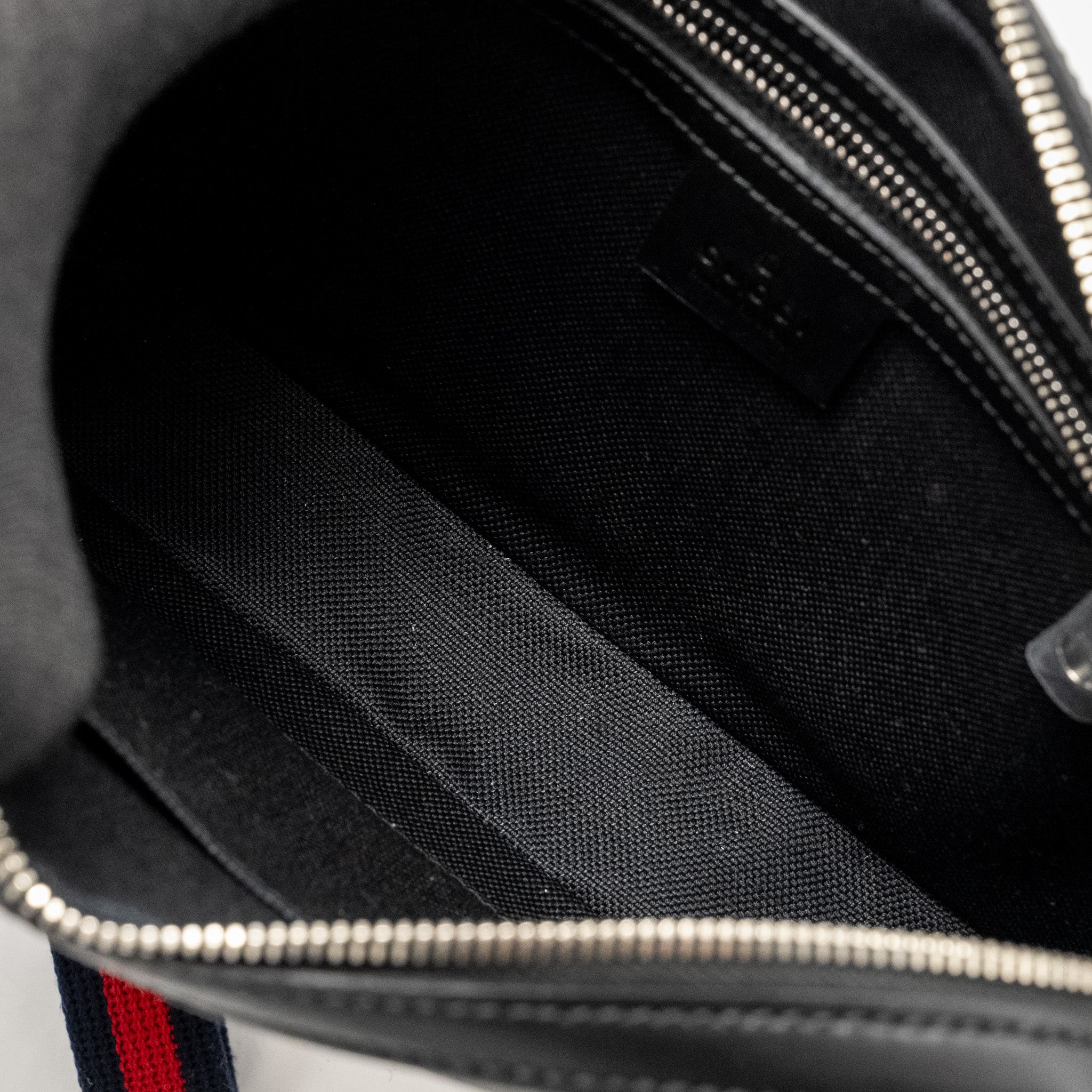 GUCCI POUCH GG SUPREME CANVAS BLACK SHW