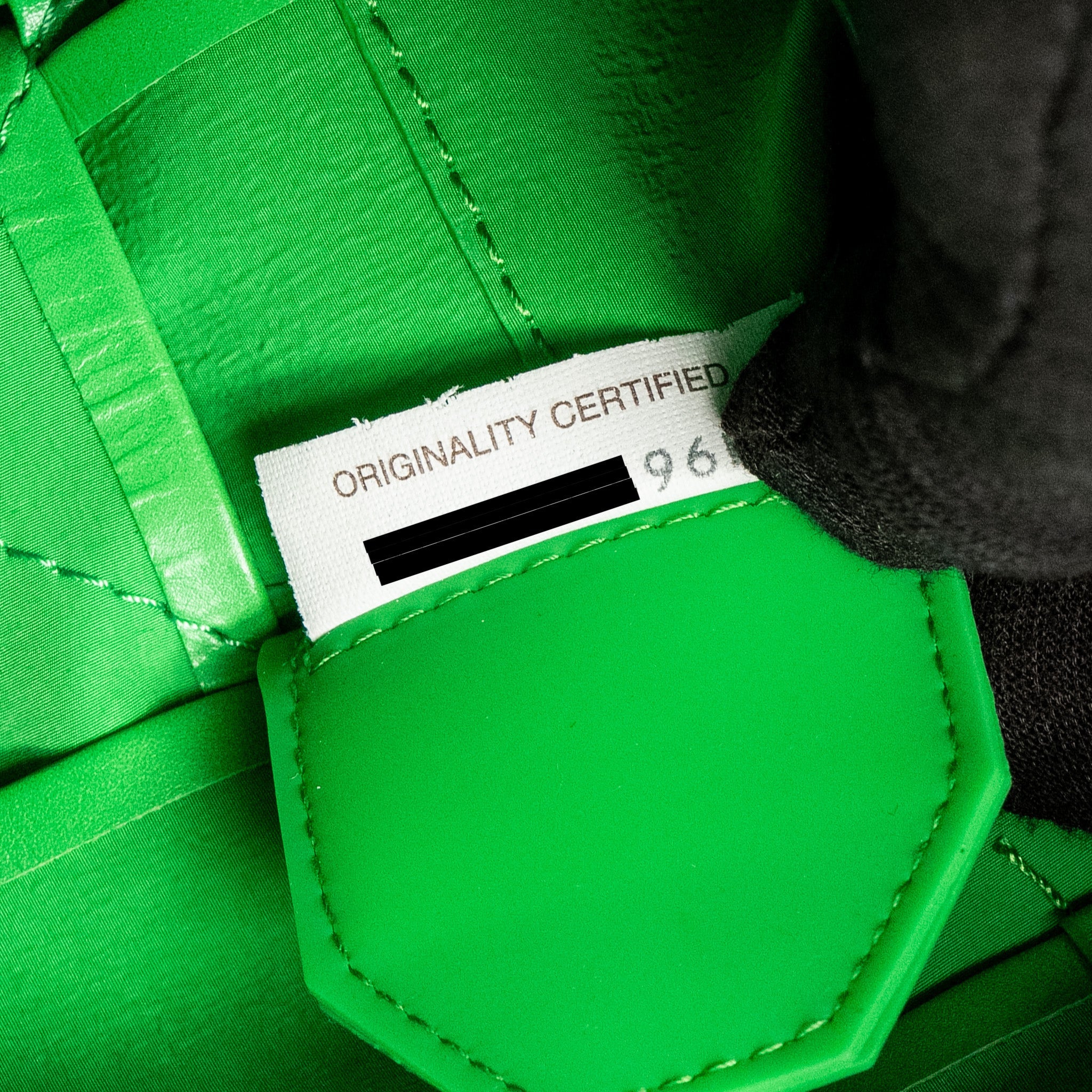BOTTEGA VENETA MAXI CASSETTE BAG LAMBSKIN GREEN SHW