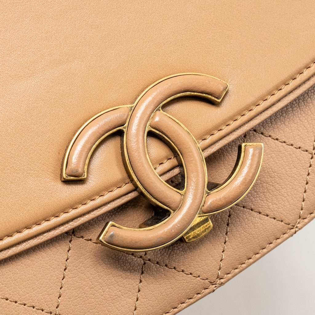 CHANEL COCO CURVE FLAP BAG CALFSKIN BEIGE GHW