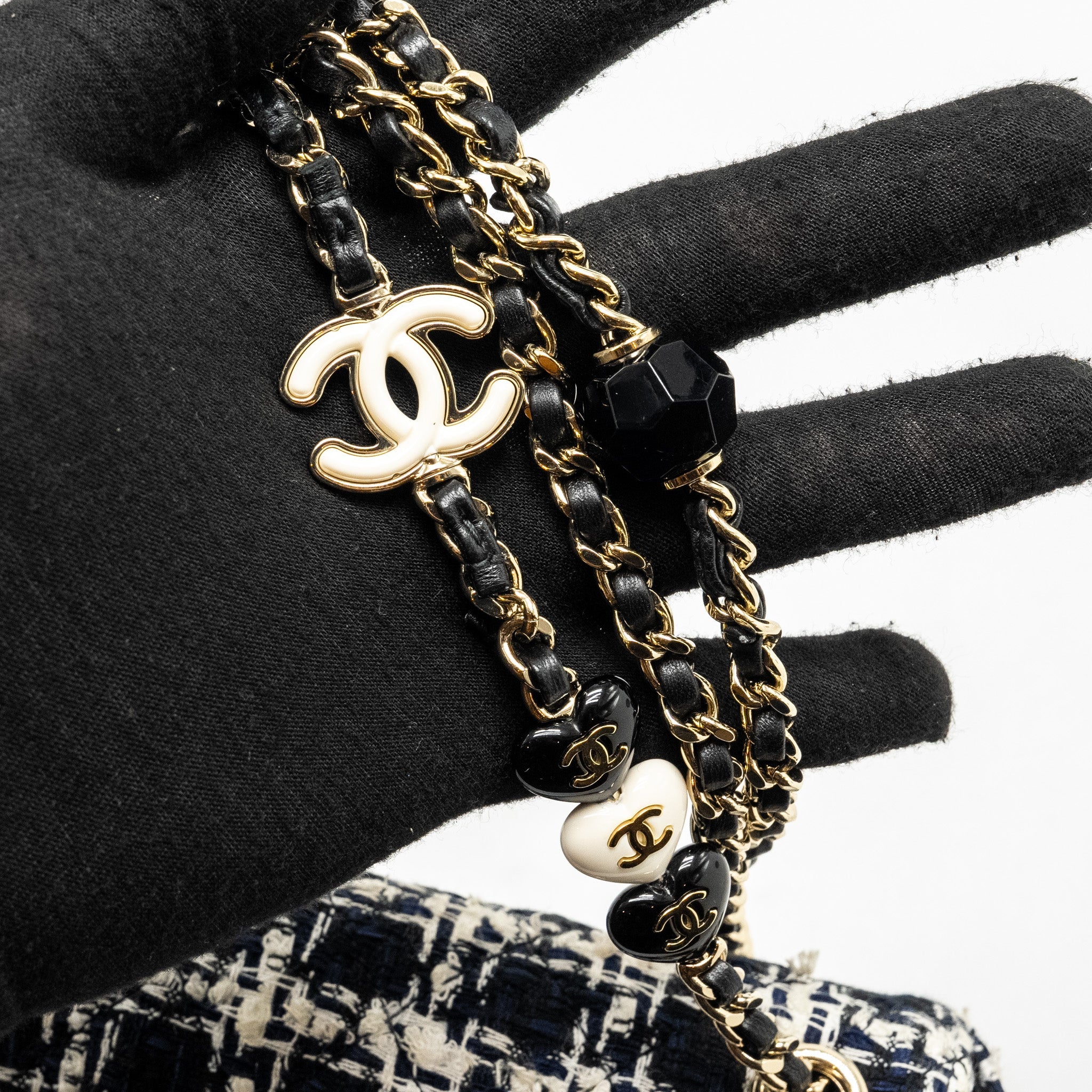 CHANEL MINI FLAP BAG WITH DETAILED CHAIN TWEED BLACK/WHITE LGHW (MICROCHIP)
