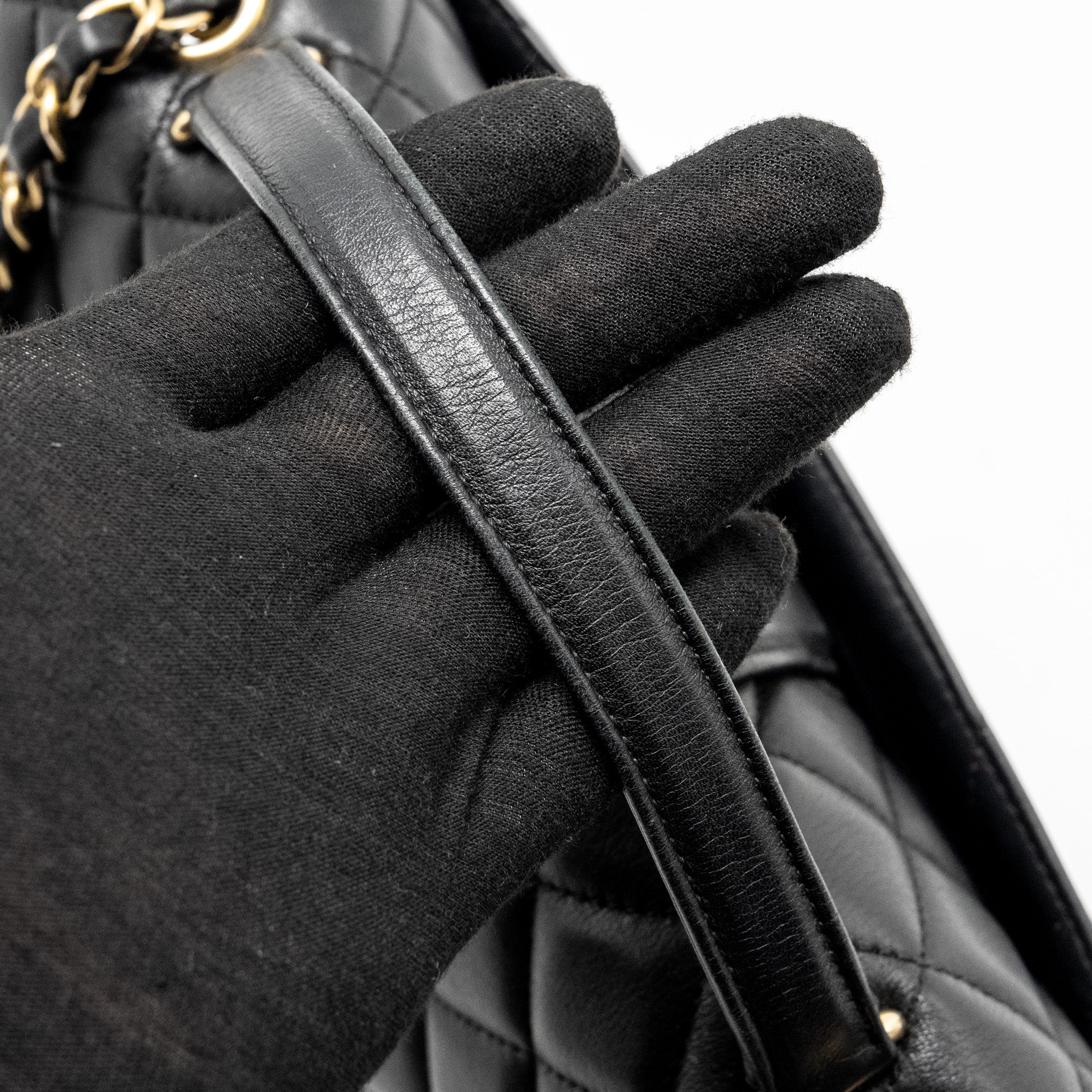 CHANEL 19B IN THE CITY TOP HANDLE FLAP BAG QUILTED CHEVRON CALFSKIN BLACK GHW