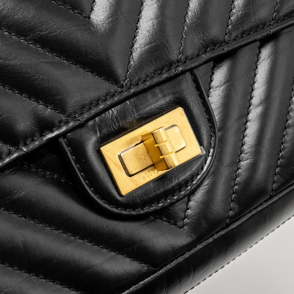 CHANEL MINI 2.55 REISSUE CHEVRON CALFSKIN BLACK GHW (MICROCHIP)