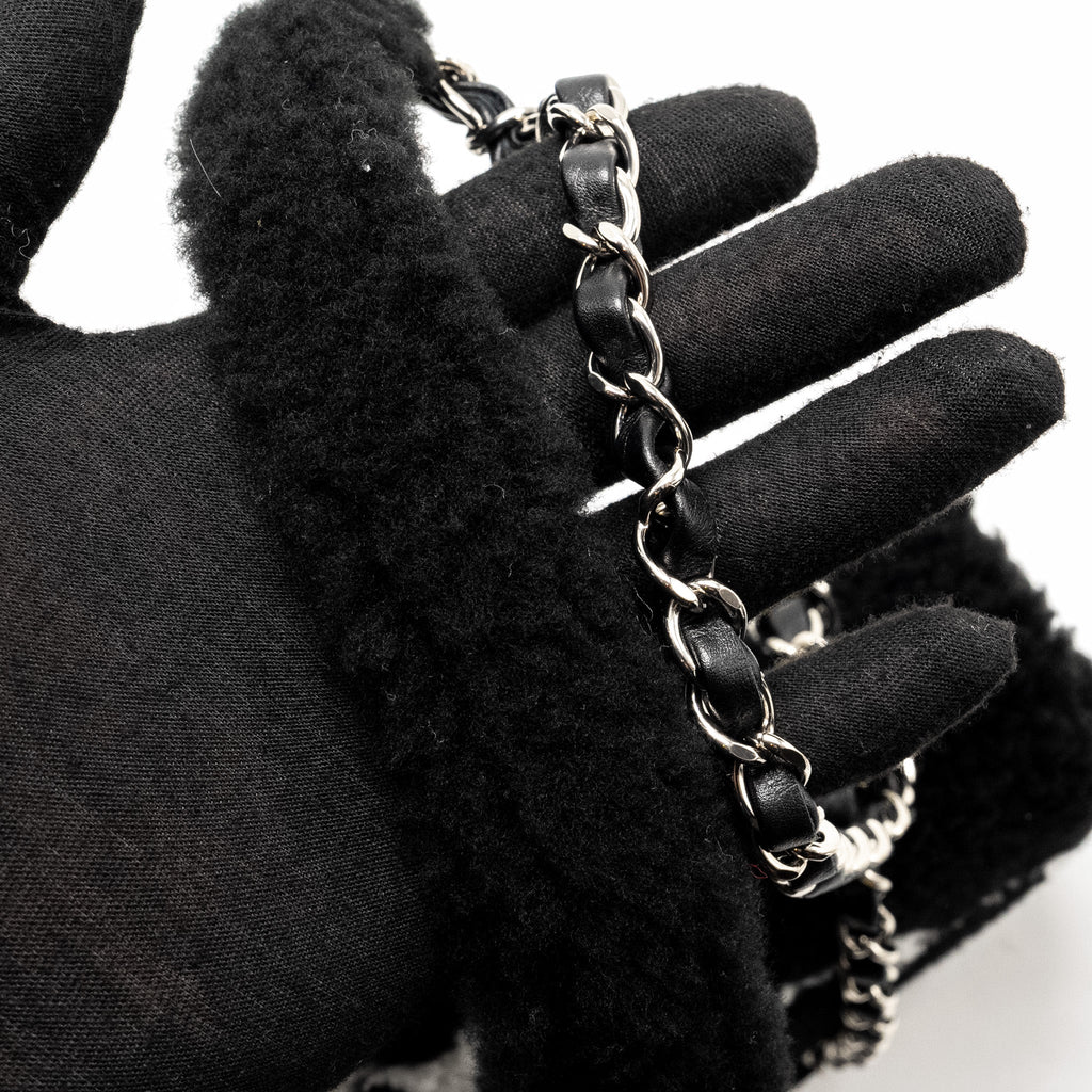 CHANEL 22A FLUFFY CAMELLIA FLAP BAG EMBROIDERED SHEARLING LAMBSKIN BLACK / WHITE SHW (MICROCHIP)