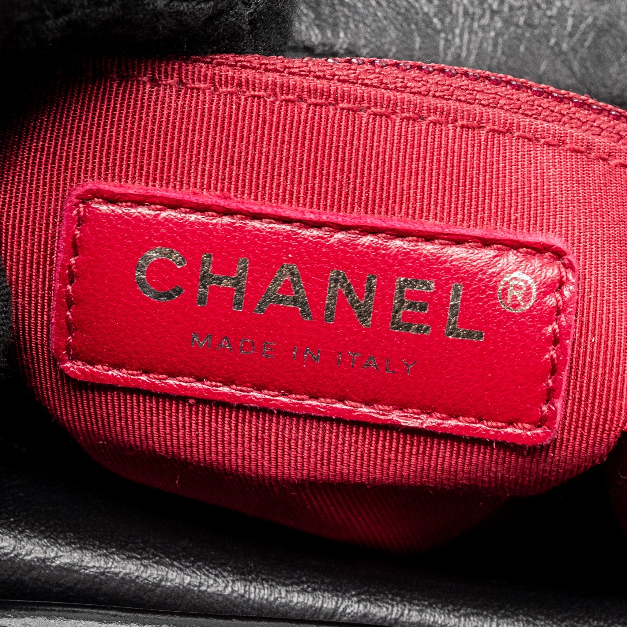 CHANEL SMALL GABRIELLE  HOBO BAG CHEVRON AGED CALFSKIN BLACK MULTICOLOUR HARDWARE