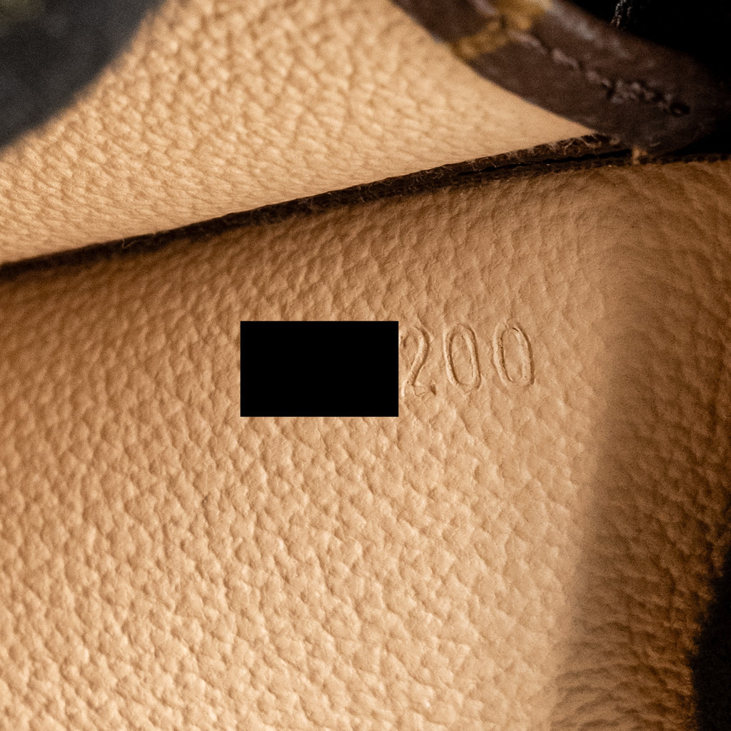 LOUIS VUITTON POCHE TOILETTE 19 MONOGRAM CANVAS GHW