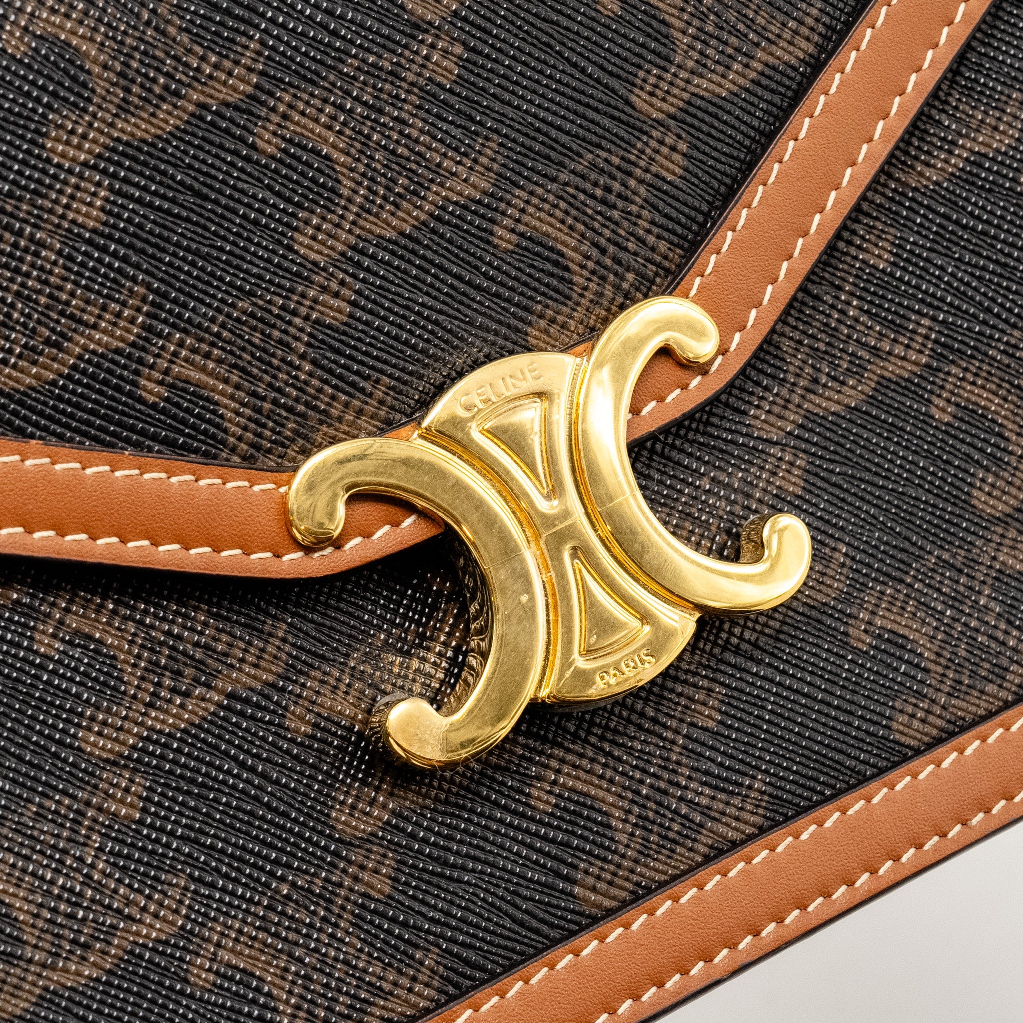 CELINE WALLET ON CHAIN MARGO TRIOMPHE CANVAS/CALFSKIN TAN GHW