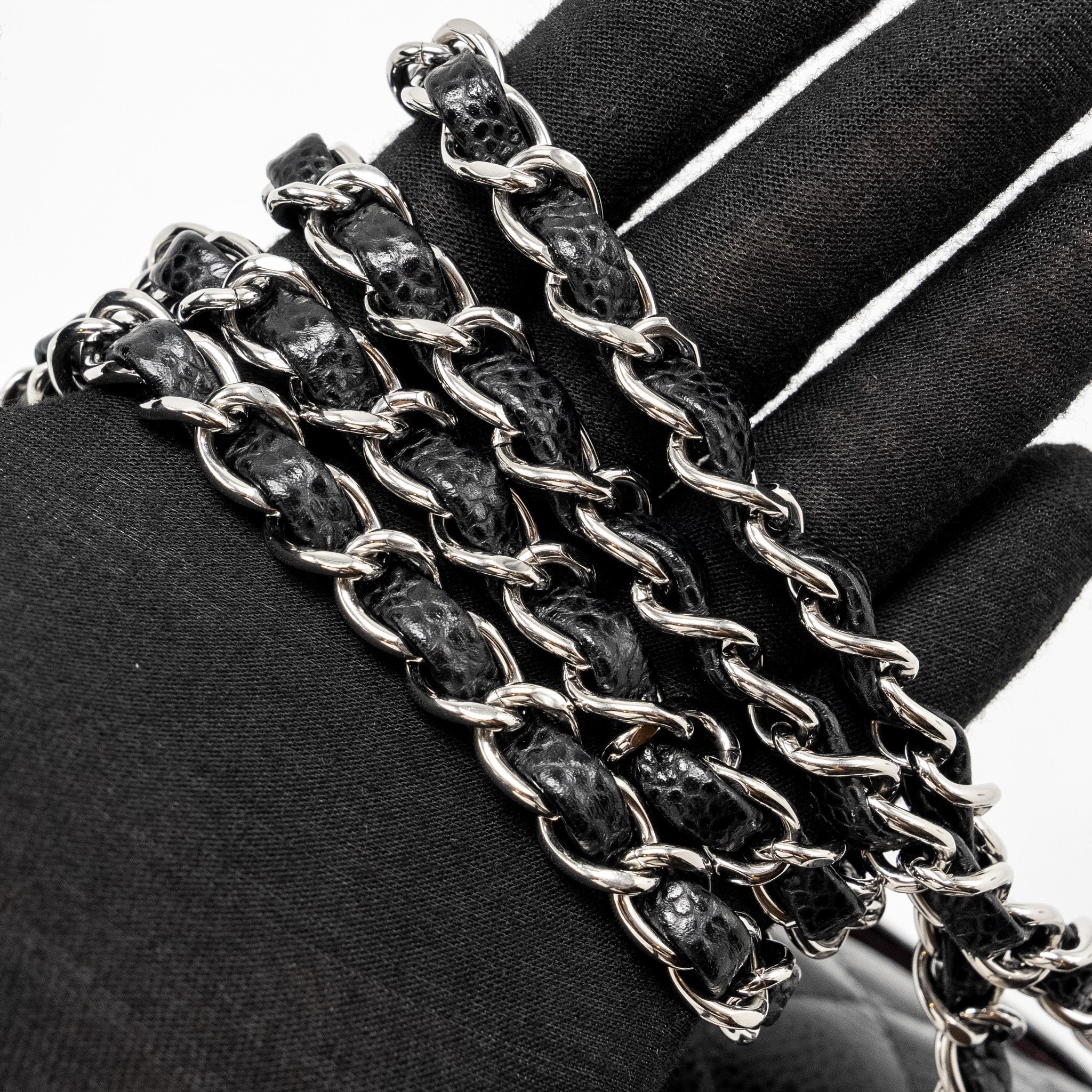 CHANEL MEDIUM CLASSIC DOUBLE FLAP BAG CAVIAR BLACK SHW (MICROCHIP)