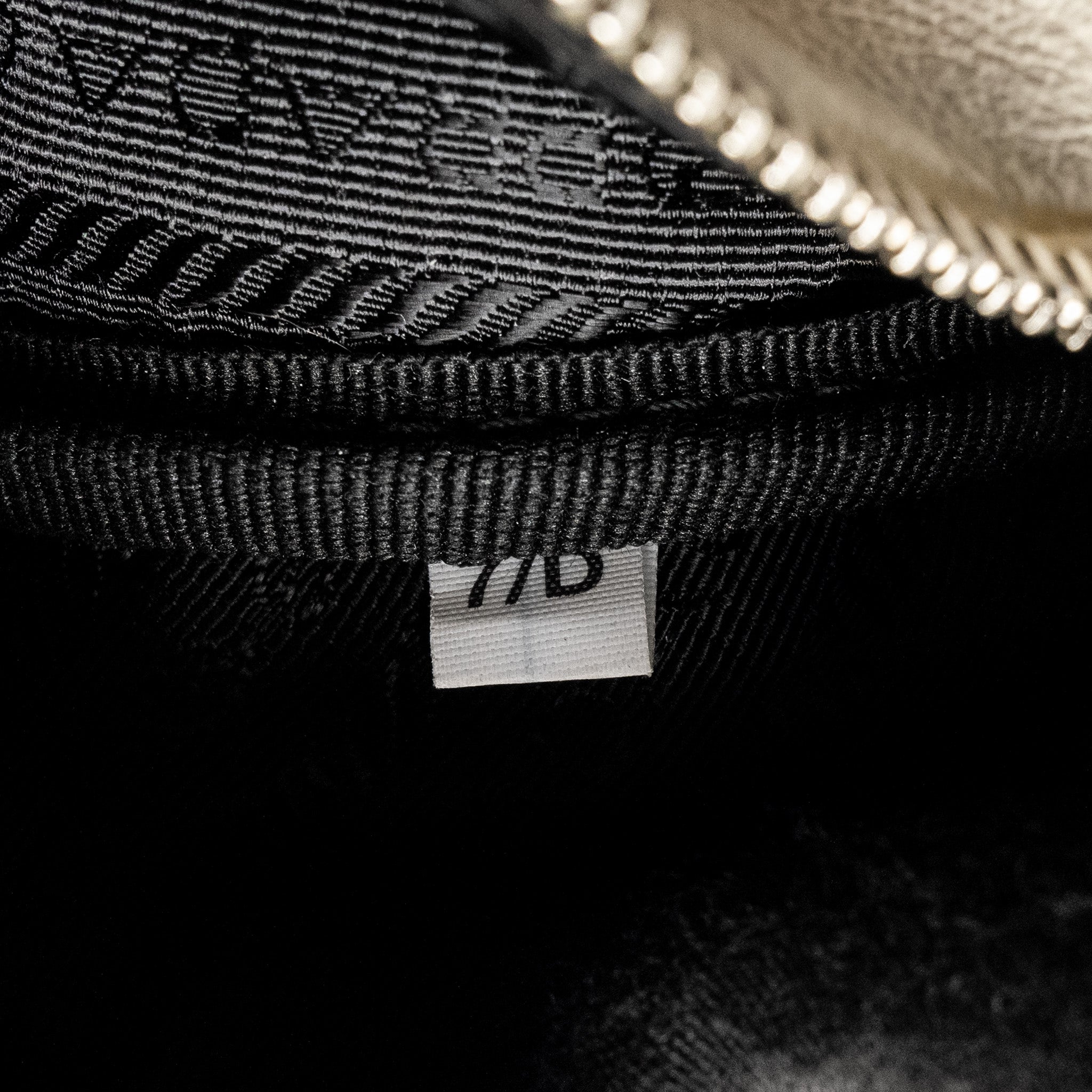 PRADA TRIANGLE SHOULDER BAG LEATHER WHITE SHW