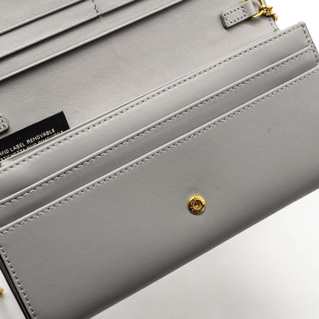 FENDI VITELLO LIBERTY STUDDED CHAIN WALLET CALFSKIN GREY / MULTICOLOUR GHW