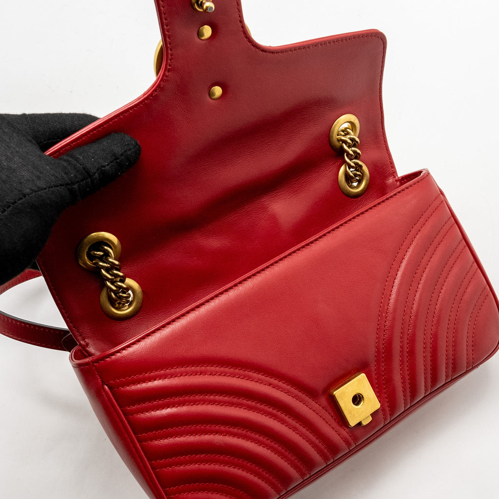 GUCCI SMALL GG MARMONT BAG CALFSKIN RED BRUSHED GHW