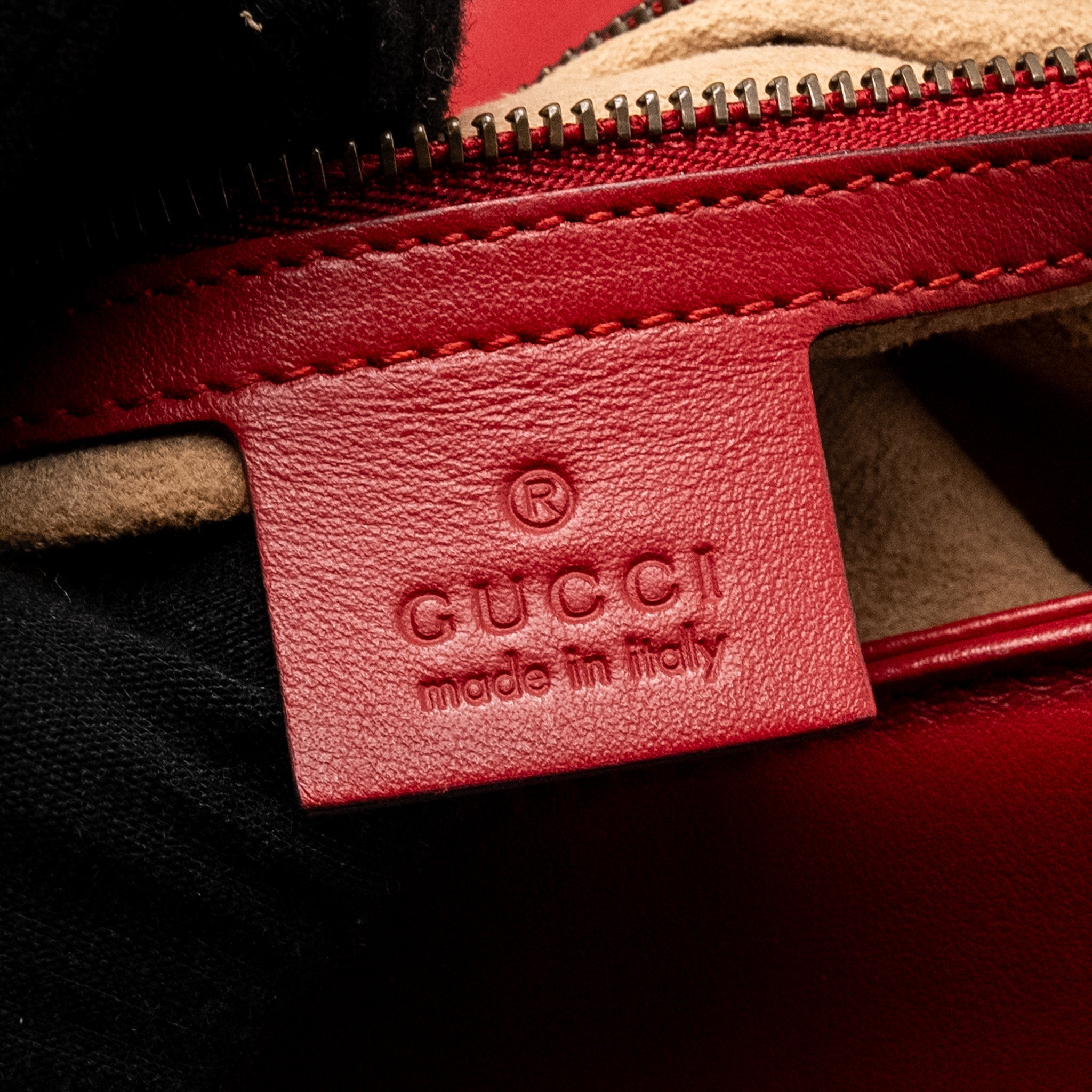 GUCCI SMALL GG MARMONT BAG CALFSKIN RED BRUSHED GHW