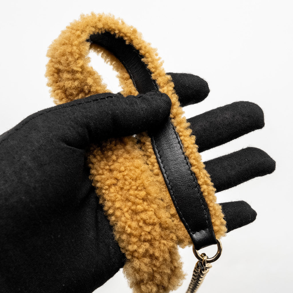 CHANEL SHEARLING CC ROUND CLUTCH WITH CHAIN SHINY CRUMPLED SHEEPSKIN BLACK/LIGHT BROWN LGHW
