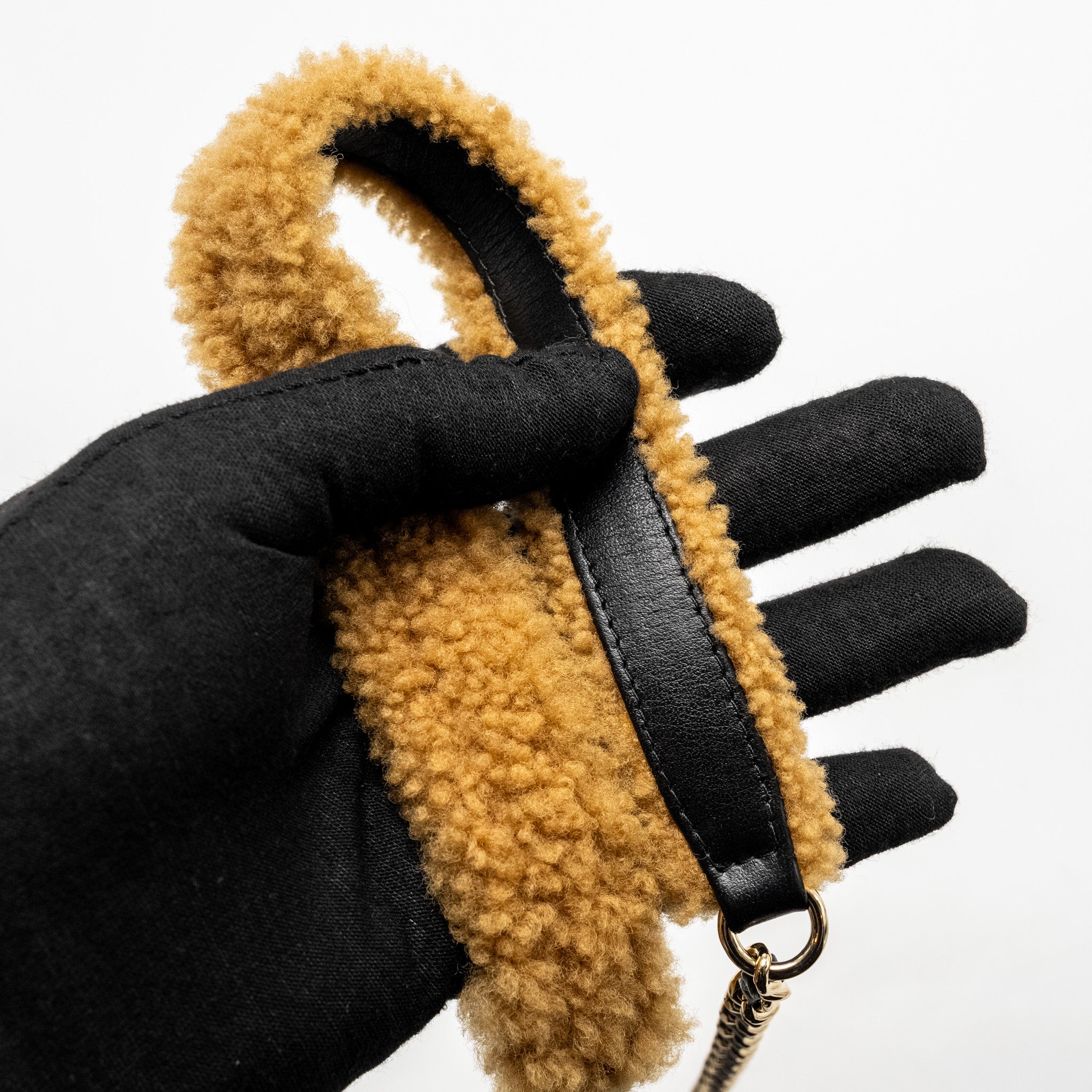 CHANEL SHEARLING CC ROUND CLUTCH WITH CHAIN SHINY CRUMPLED SHEEPSKIN BLACK/LIGHT BROWN LGHW