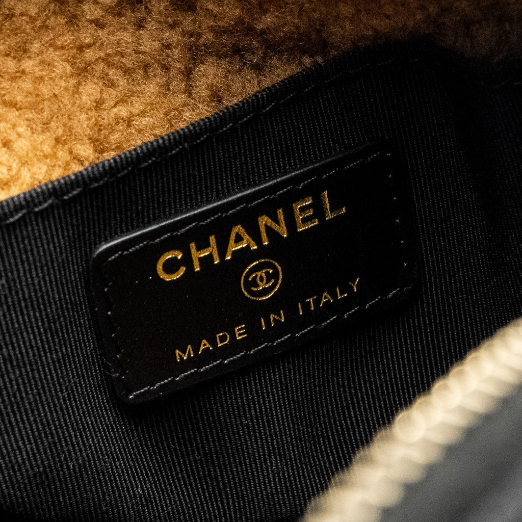 CHANEL SHEARLING CC ROUND CLUTCH WITH CHAIN SHINY CRUMPLED SHEEPSKIN BLACK/LIGHT BROWN LGHW