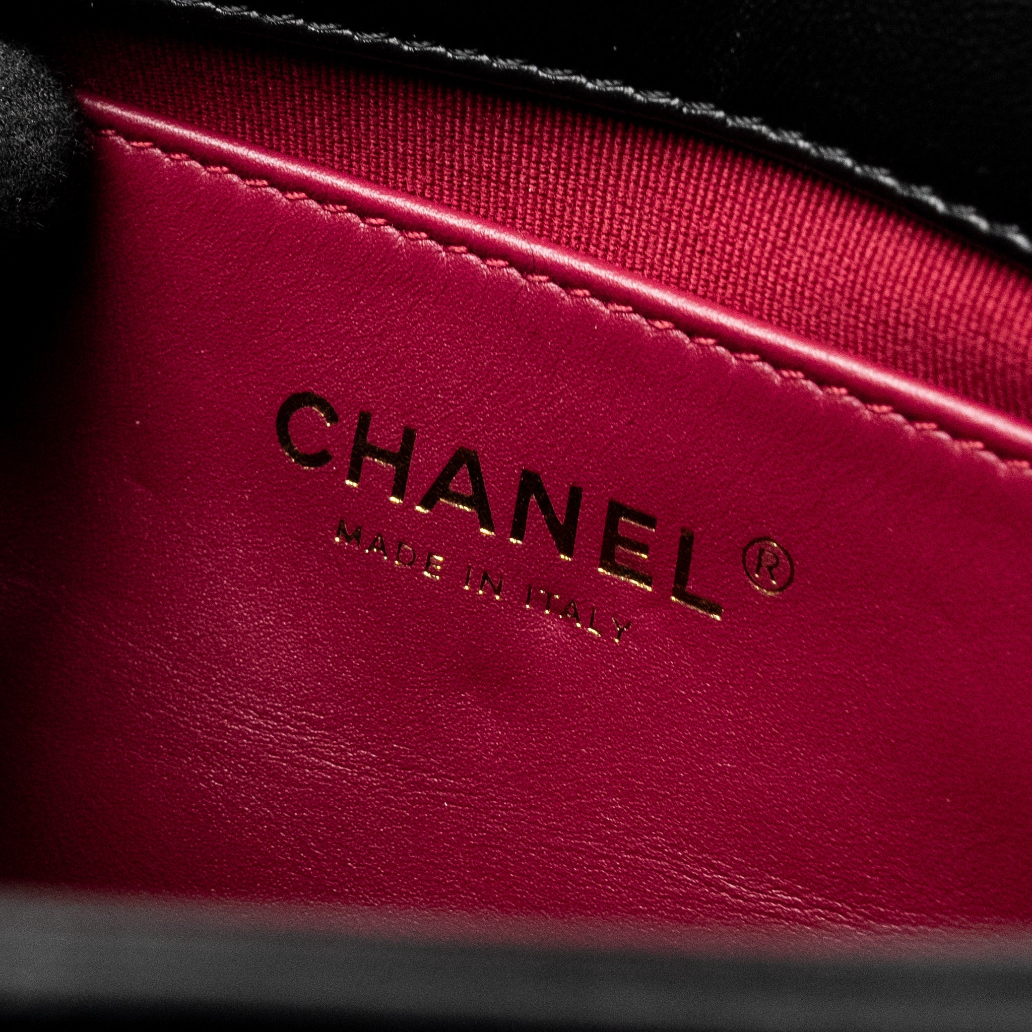 CHANEL 22B MINI FLAPBAG LAMBSKIN BLACK GHW (MICROCHIP)