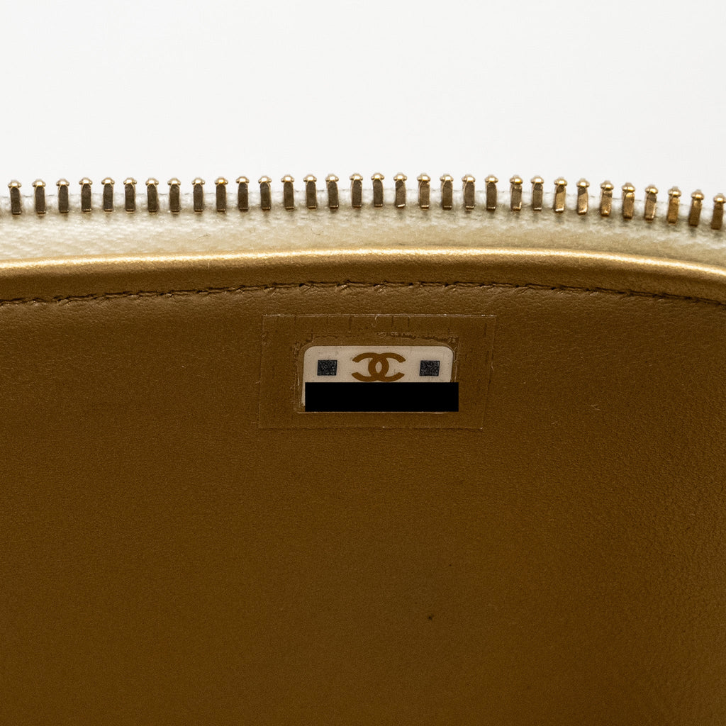 CHANEL PEARL CRUSH LONG VANITY CASE LAMBSKIN WHITE GHW (MICROCHIP)