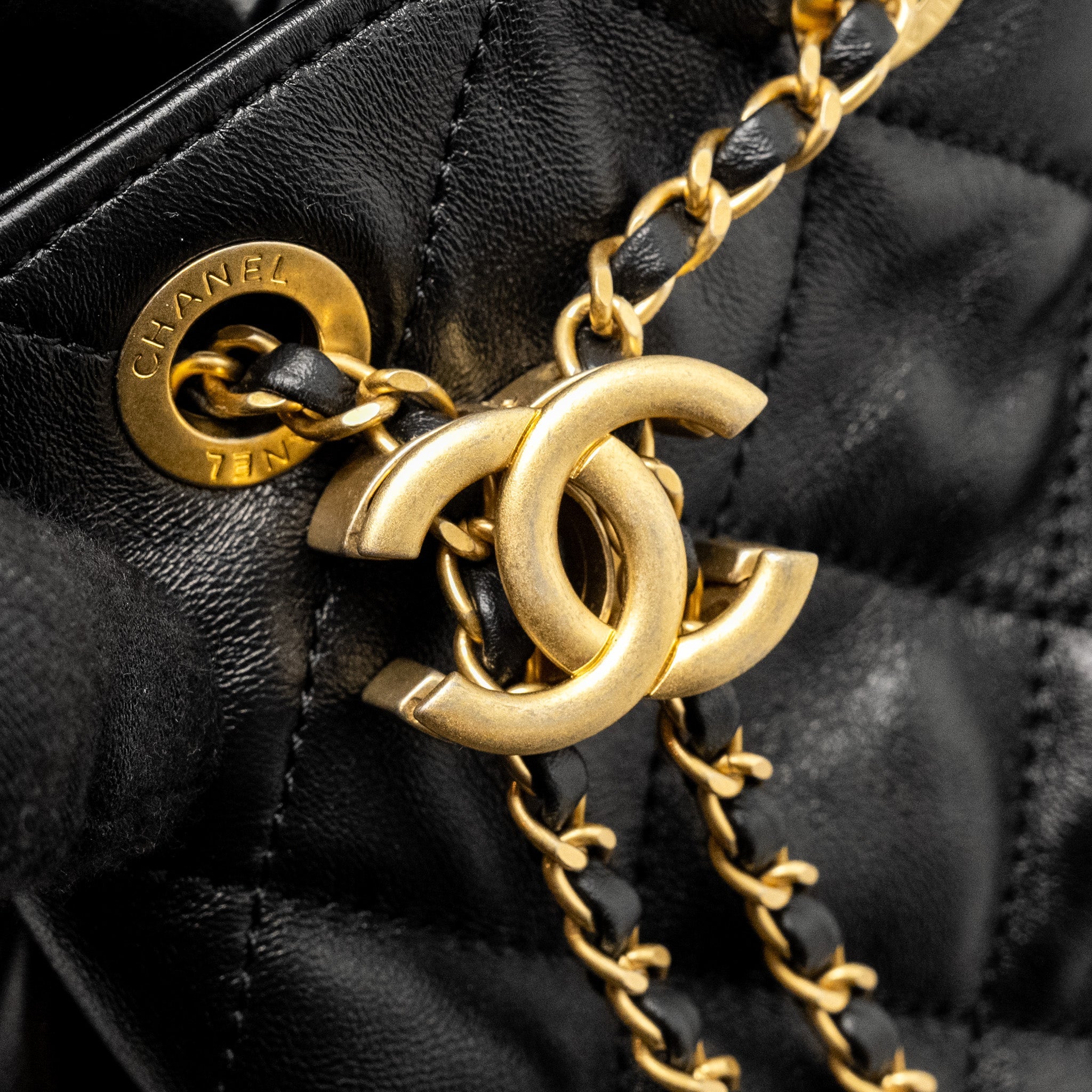 CHANEL 22S CANDY CHAINS MINI BUCKET BACKPACK LAMBSKIN BLACK GHW (MICROCHIP)