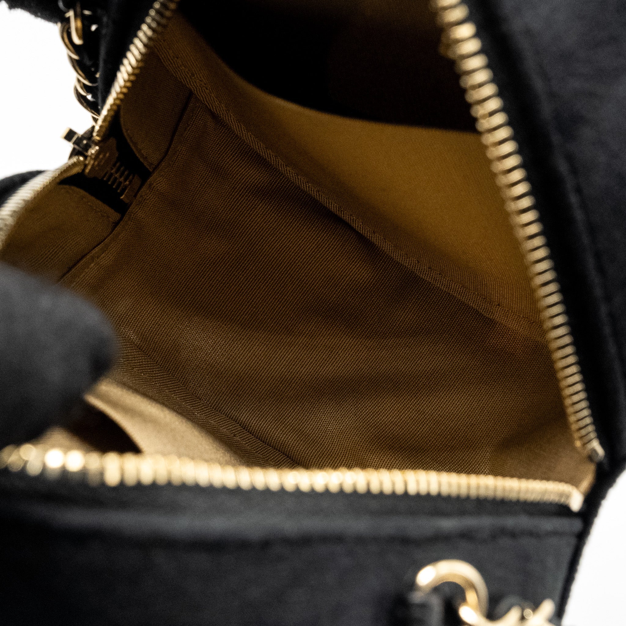 CHANEL PEARL CRUSH ROUND CLUTCH QUILTED VELVET BLACK LGHW