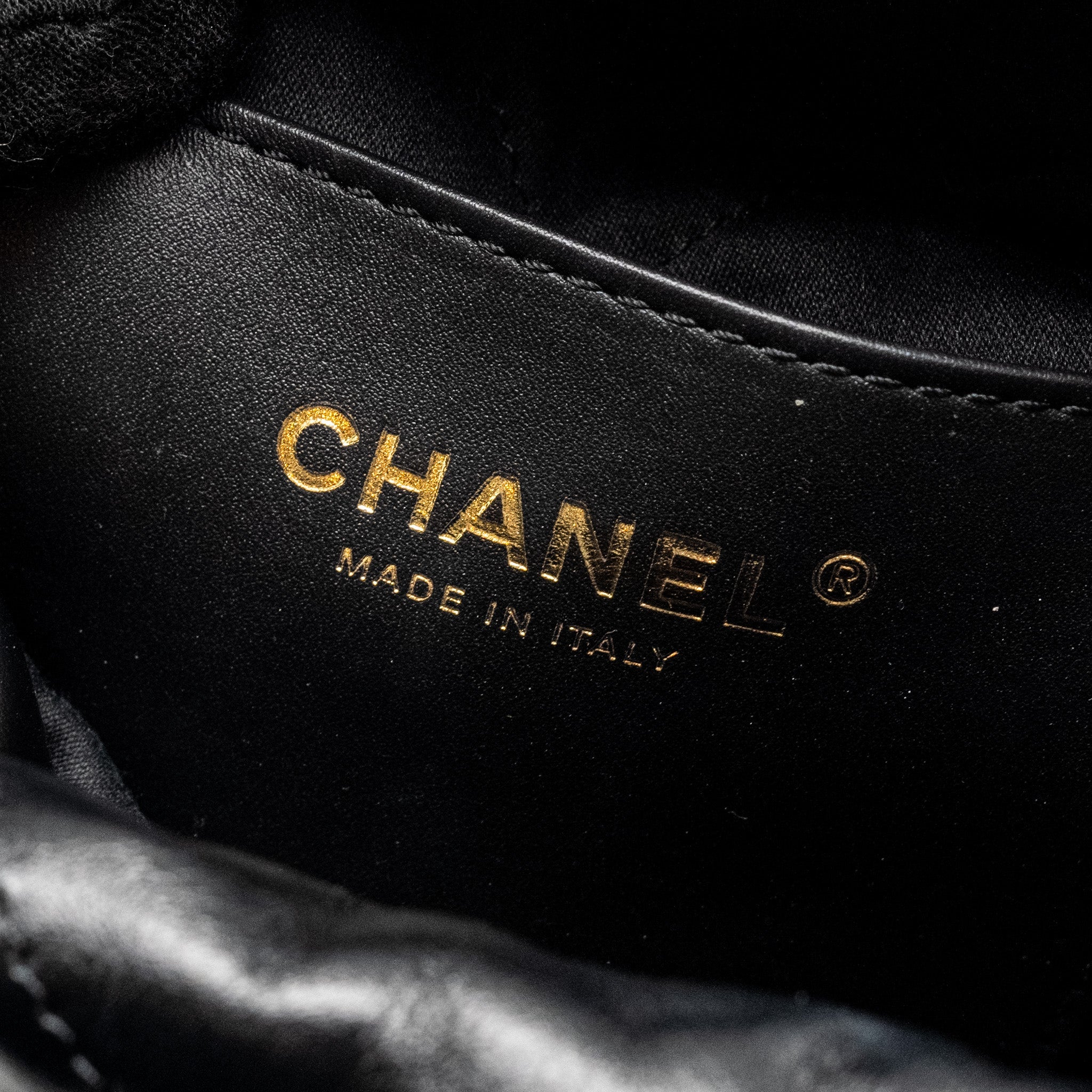 CHANEL 23K MINI 22 BAG SHINY CALFSKIN BLACK GHW (MICROCHIP)
