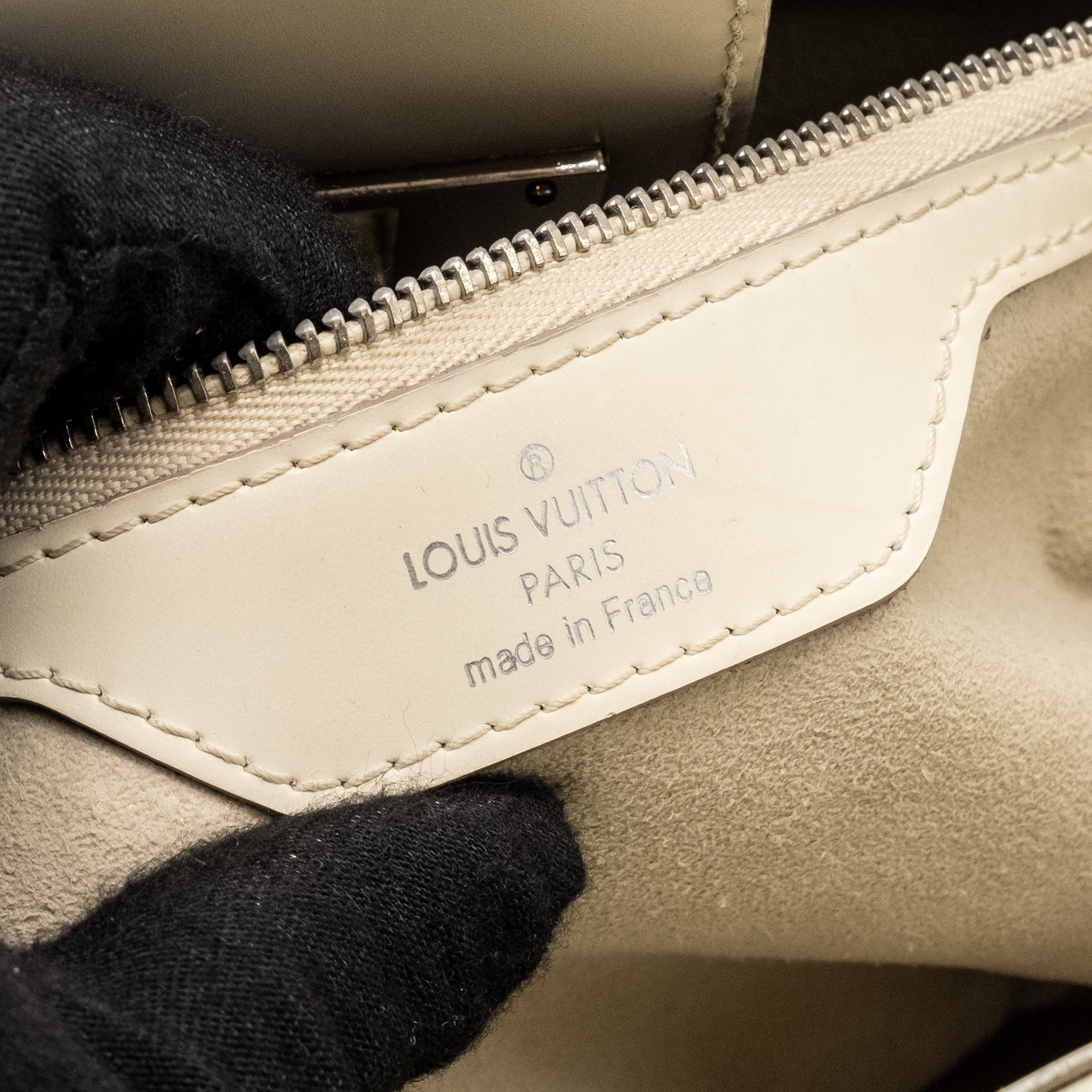 LOUIS VUITTON MIRABEAU PM EPI WHITE SHW