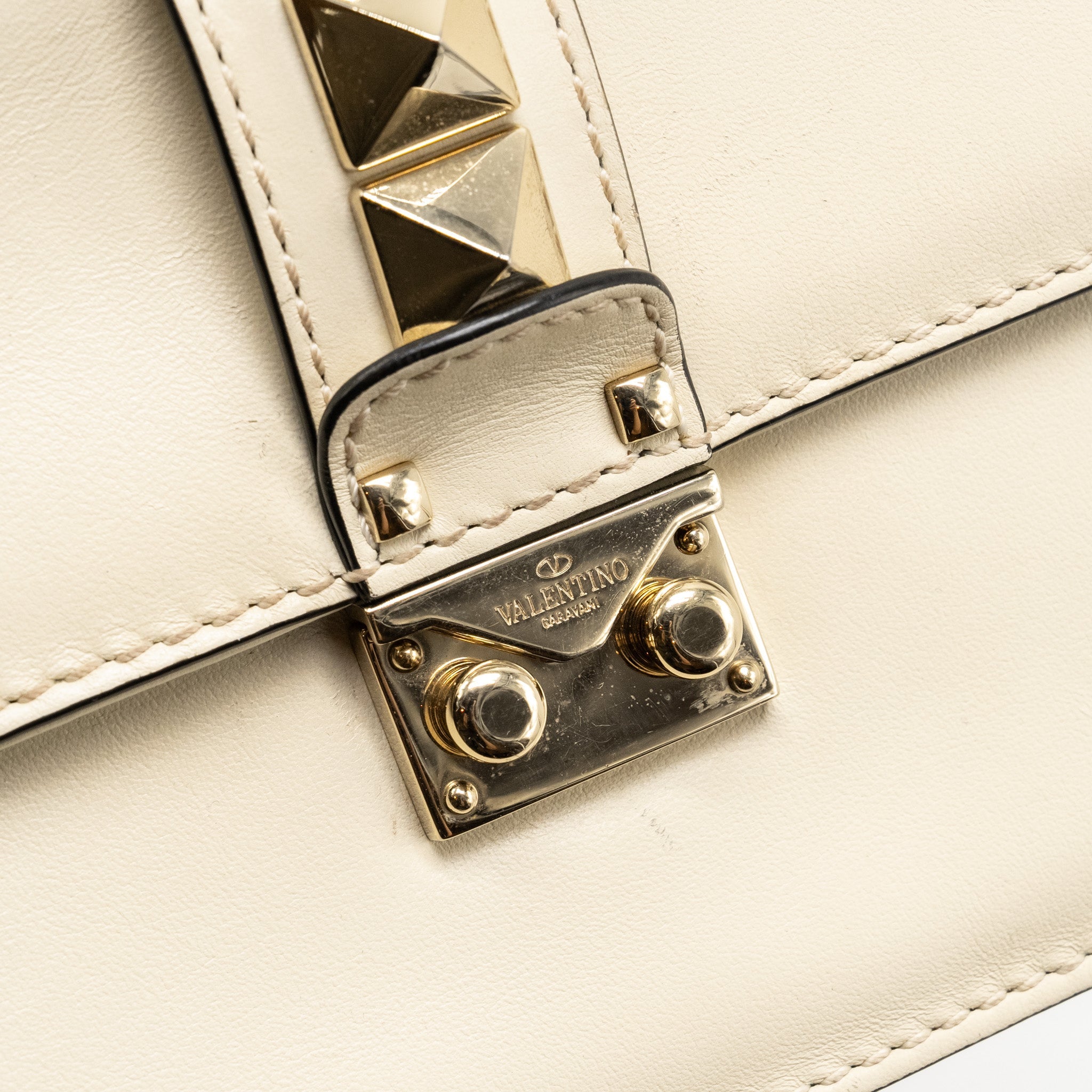 VALENTINO GARAVANI ROCKSTUD GLAM LOCK CHAIN BAG LEATHER WHITE LGHW