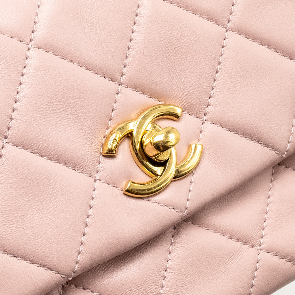 CHANEL 22B FLAP BAG WITH GEM CHAIN LAMBSKIN DUST PINK GHW (MICROCHIP)