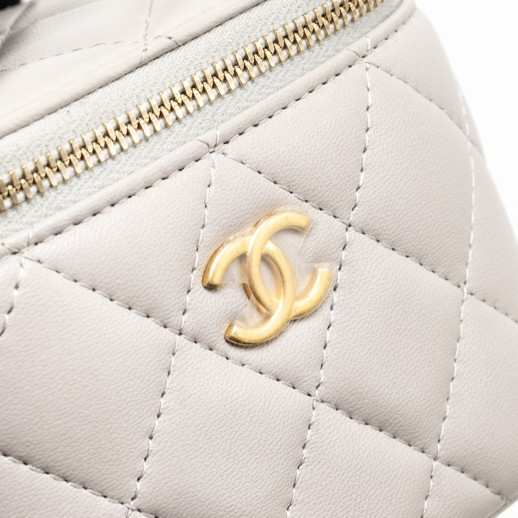 CHANEL TOP HANDLE MINI VANITY CASE LAMBSKIN LIGHT GREY GHW