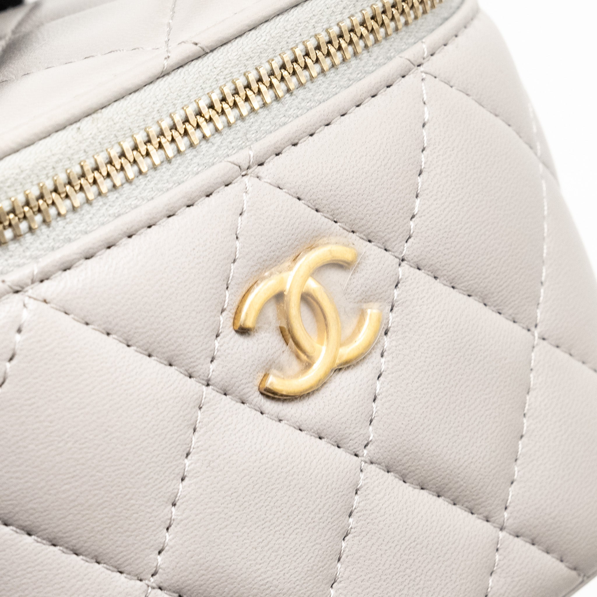 CHANEL TOP HANDLE MINI VANITY CASE LAMBSKIN LIGHT GREY GHW