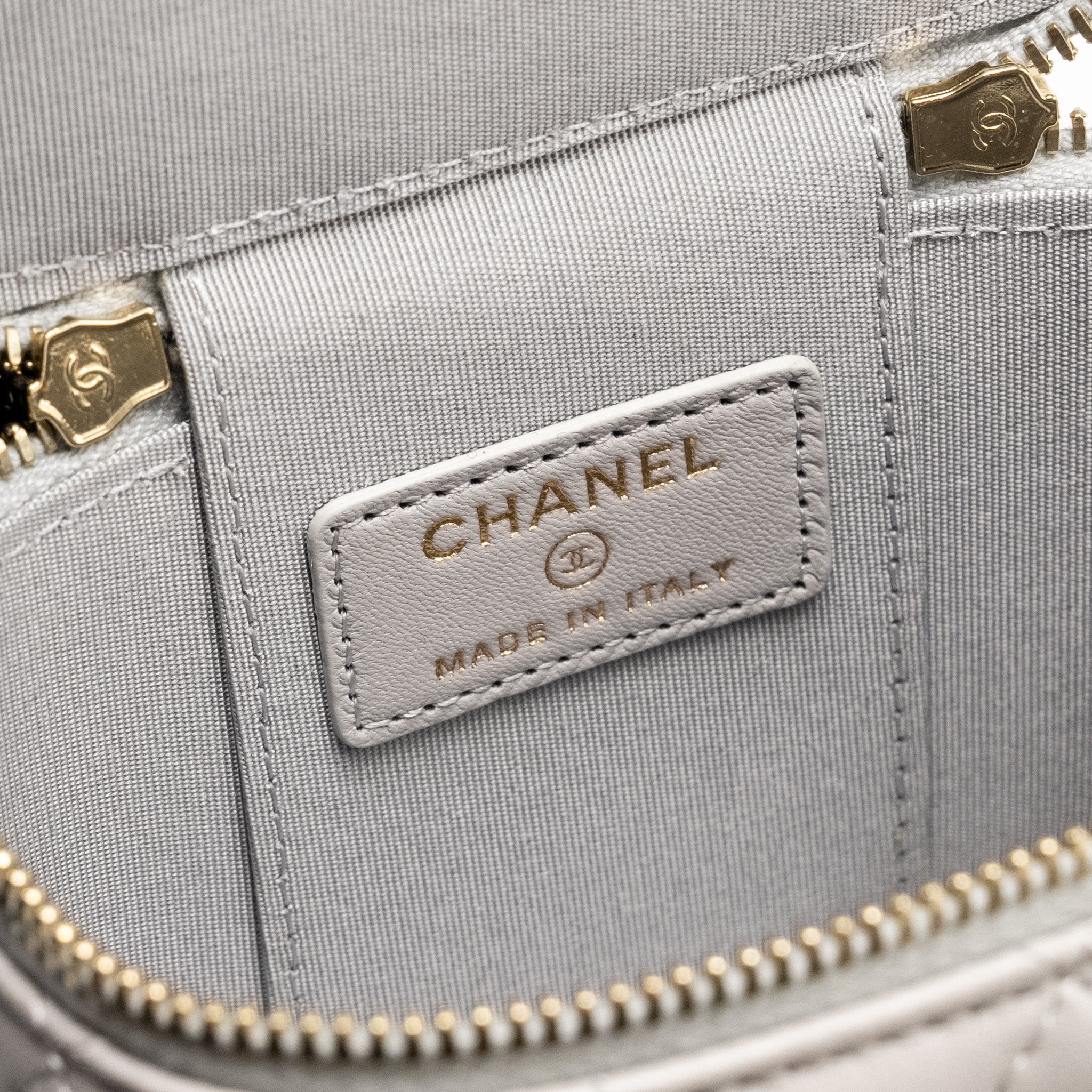 CHANEL TOP HANDLE MINI VANITY CASE LAMBSKIN LIGHT GREY GHW