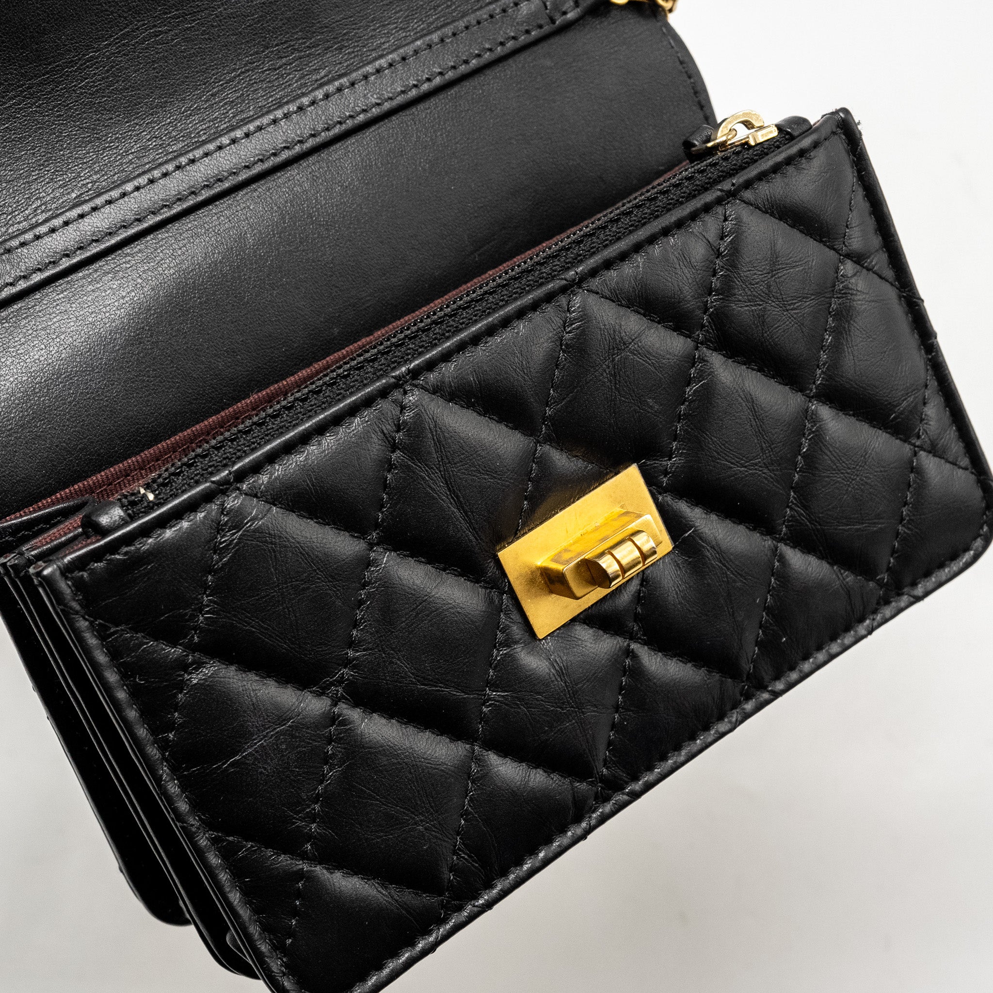 CHANEL MINI 2.55 REISSUE WALLET ON CHAIN AGED CALFSKIN BLACK GHW (MICROCHIP)