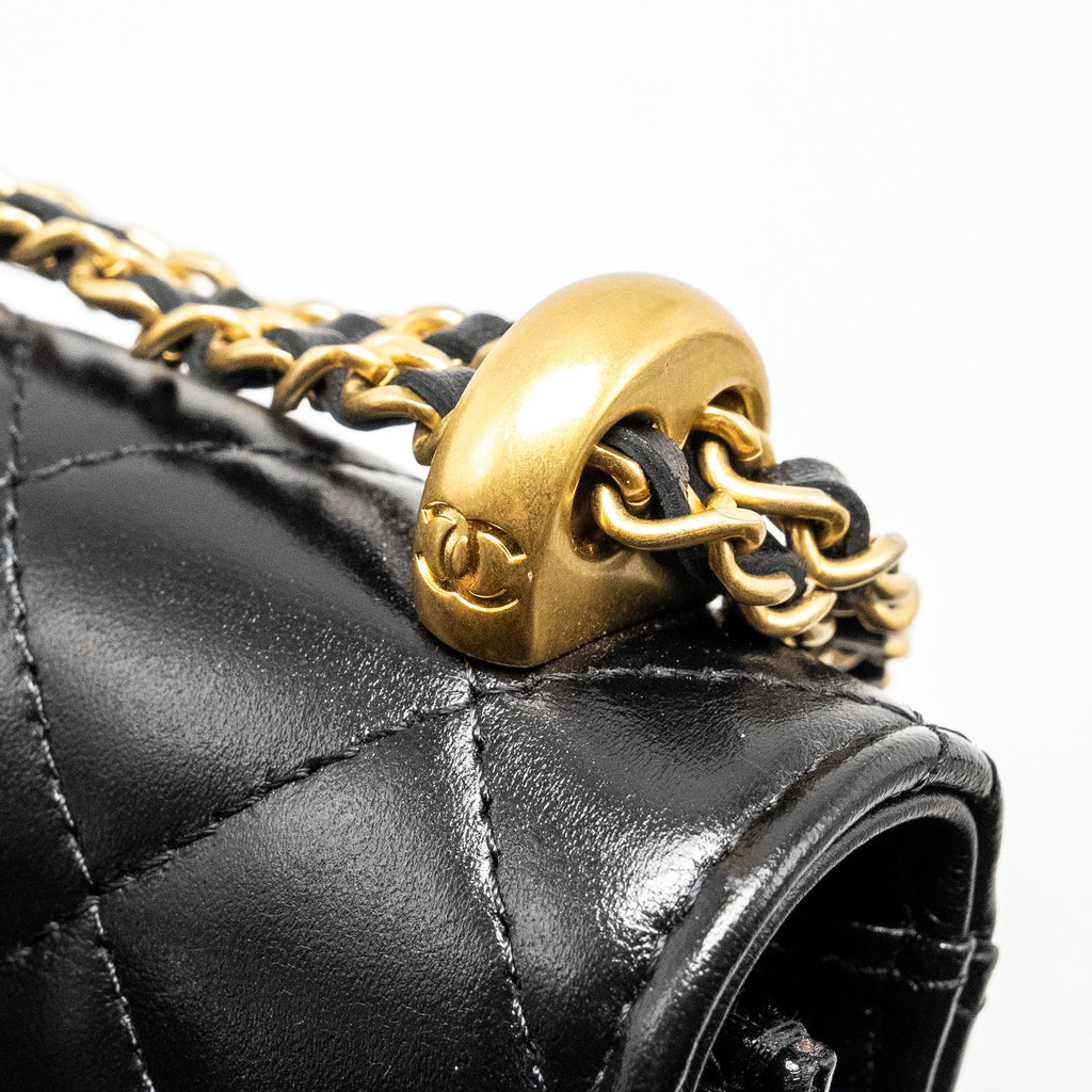 CHANEL 21A GOLD CRUSH MINI FLAP CLUTCH WITH ADJUSTABLE CHAIN CALFSKIN BLACK GHW