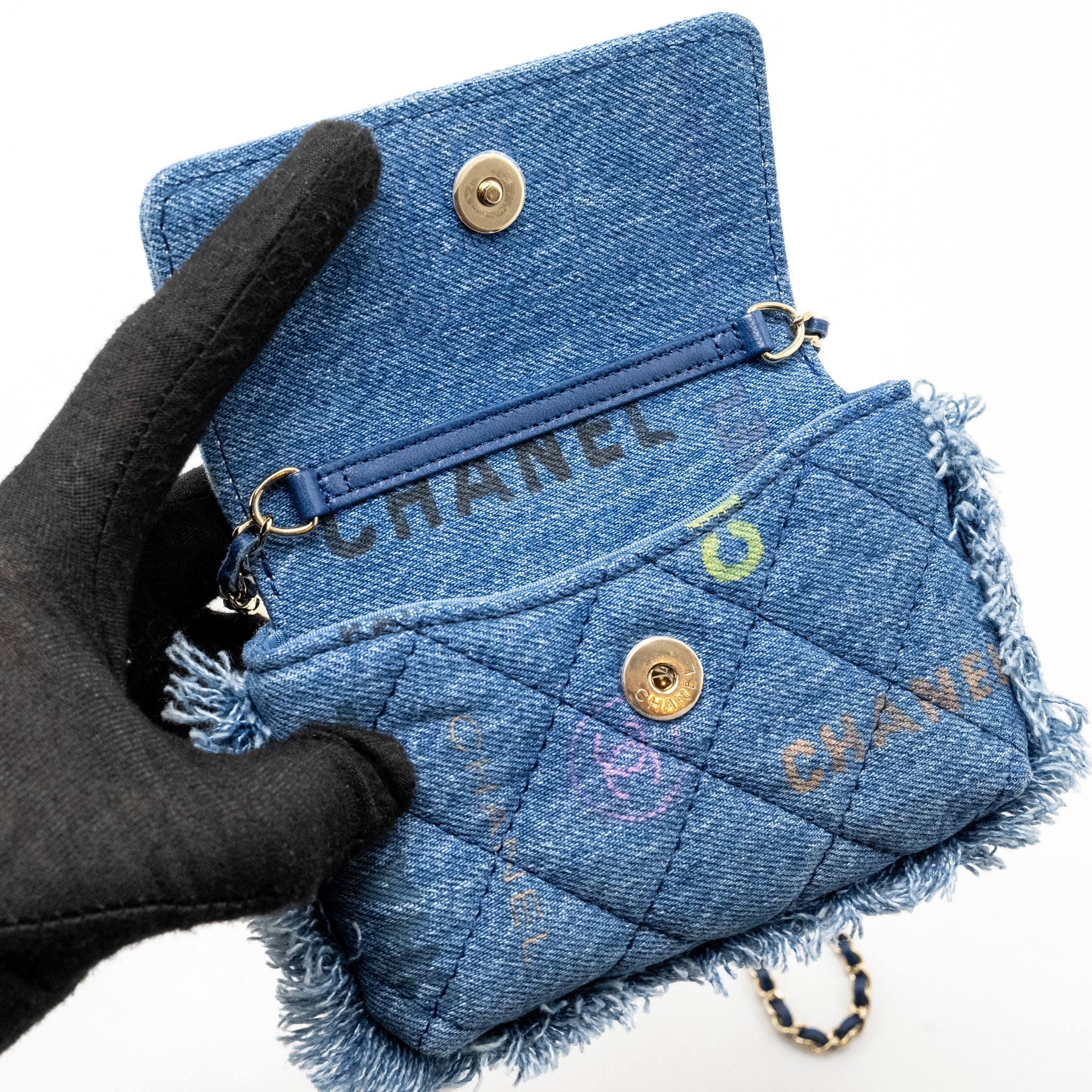 CHANEL 22P LOGO PRINTED MINI CLUTCH WITH CHAIN DENIM BLUE/MULTICOLOUR LGHW