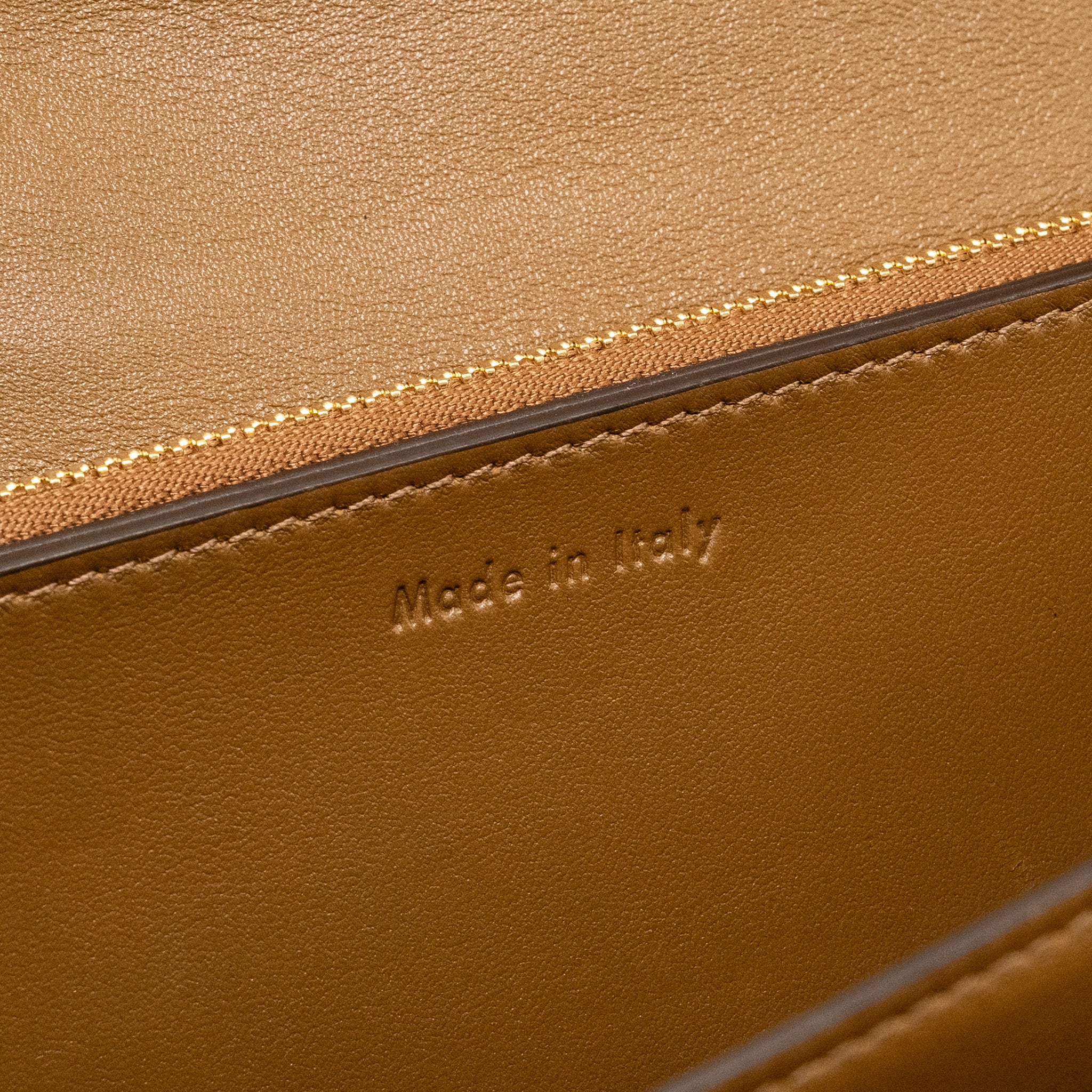 CELINE MEDIUM CLASSIC BOX BAG CALFSKIN CAMEL GHW