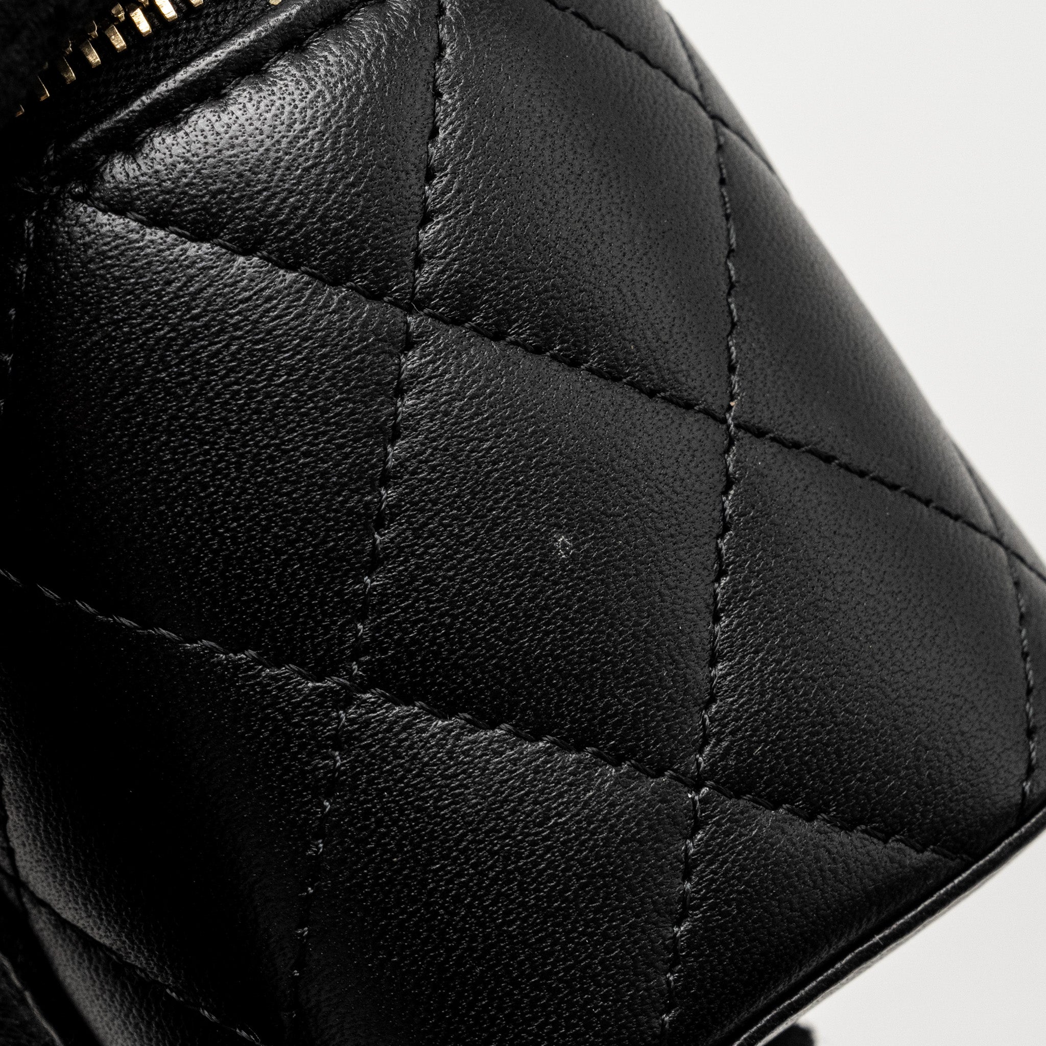 CHANEL PEARL CRUSH MINI VANITY CASE LAMBSKIN BLACK GHW