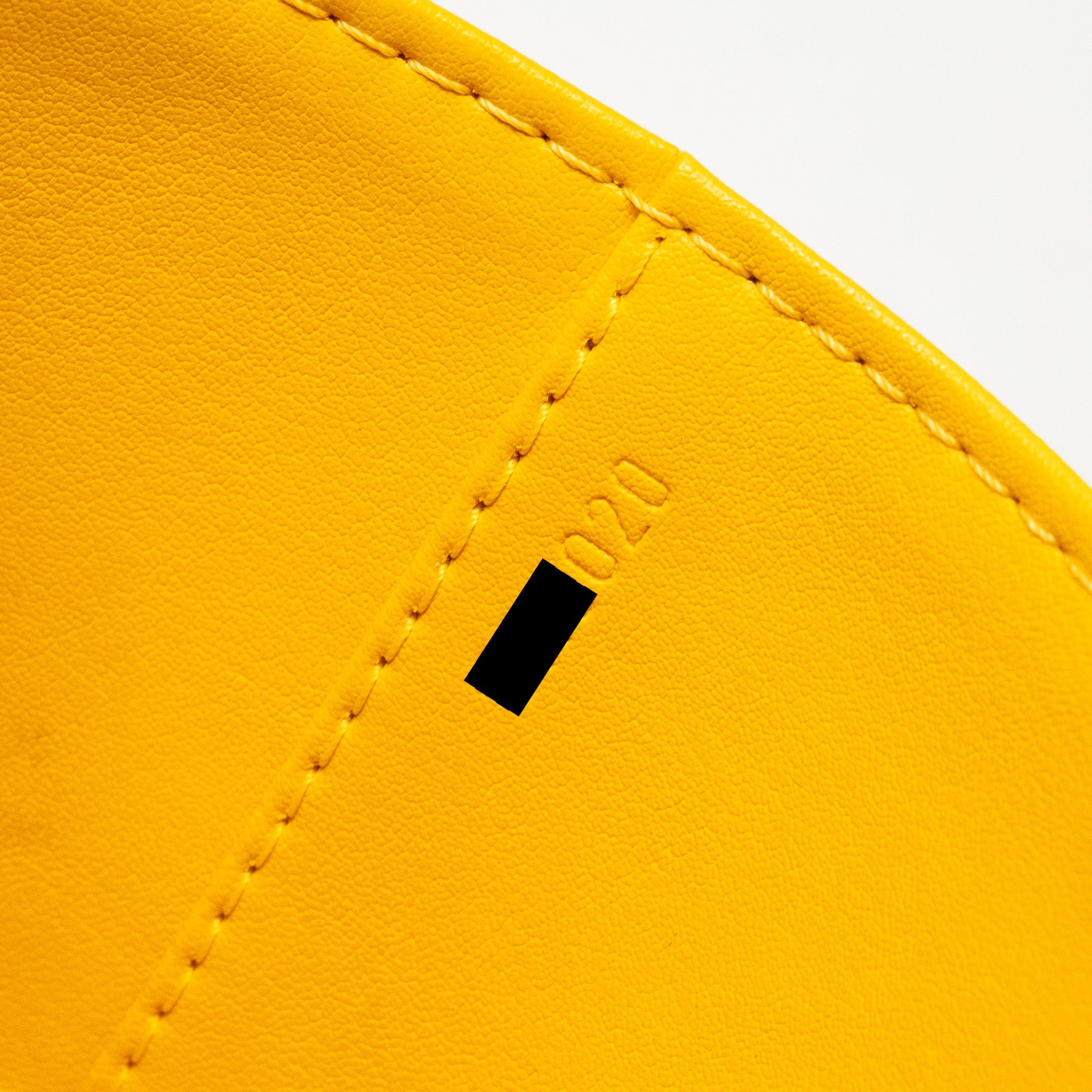 LOUIS VUITTON VERNIS ASTOR PLACE VANITY BAG PATENT YELLOW GHW