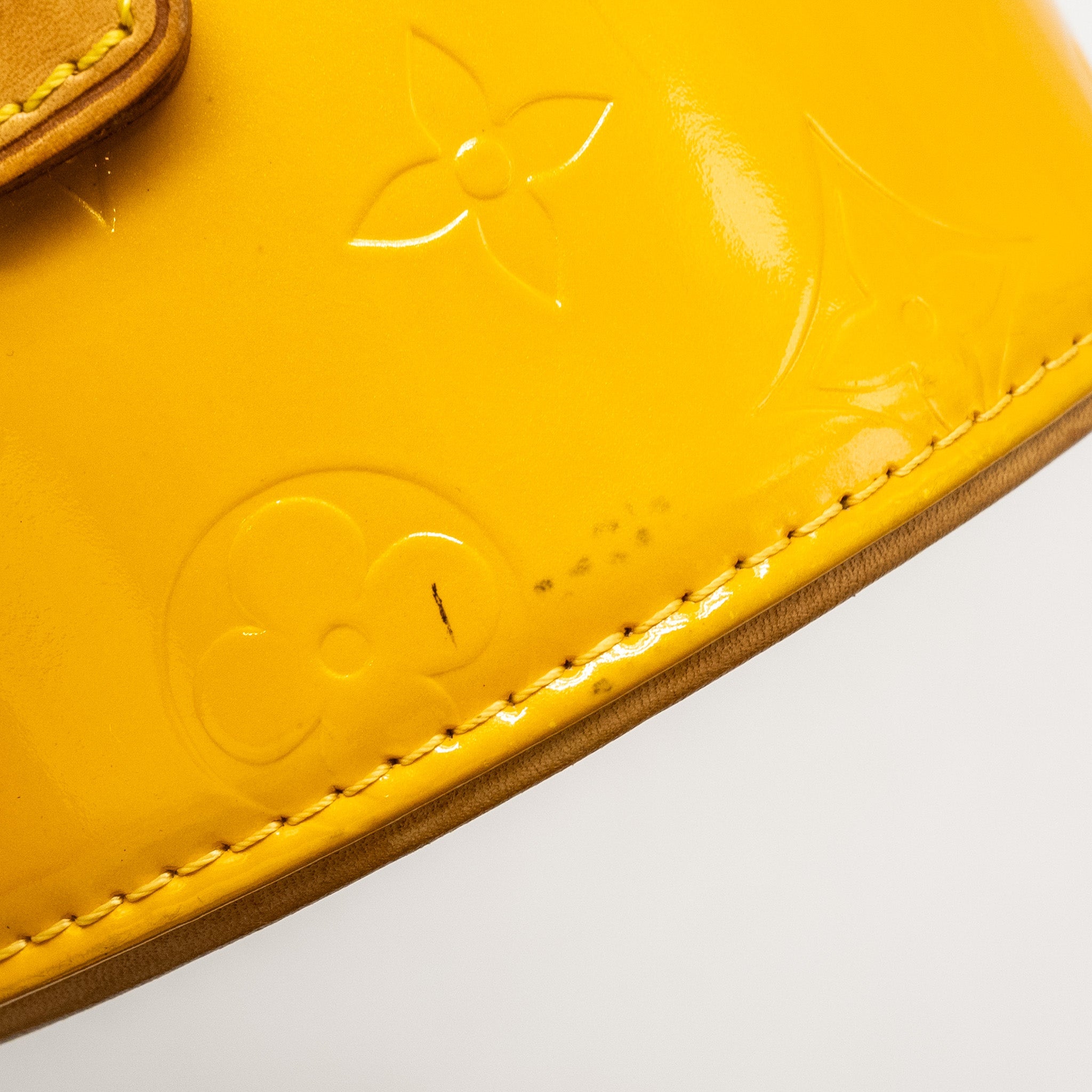 LOUIS VUITTON VERNIS ASTOR PLACE VANITY BAG PATENT YELLOW GHW
