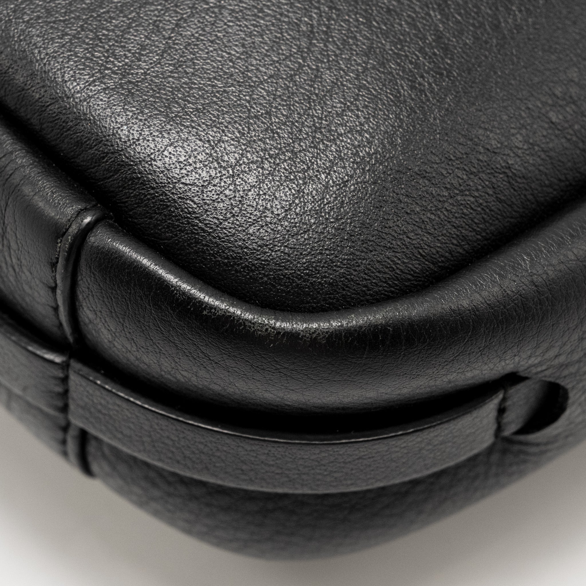 BALENCIAGA EVERYDAY CAMERA BAG CALFSKIN BLACK SHW