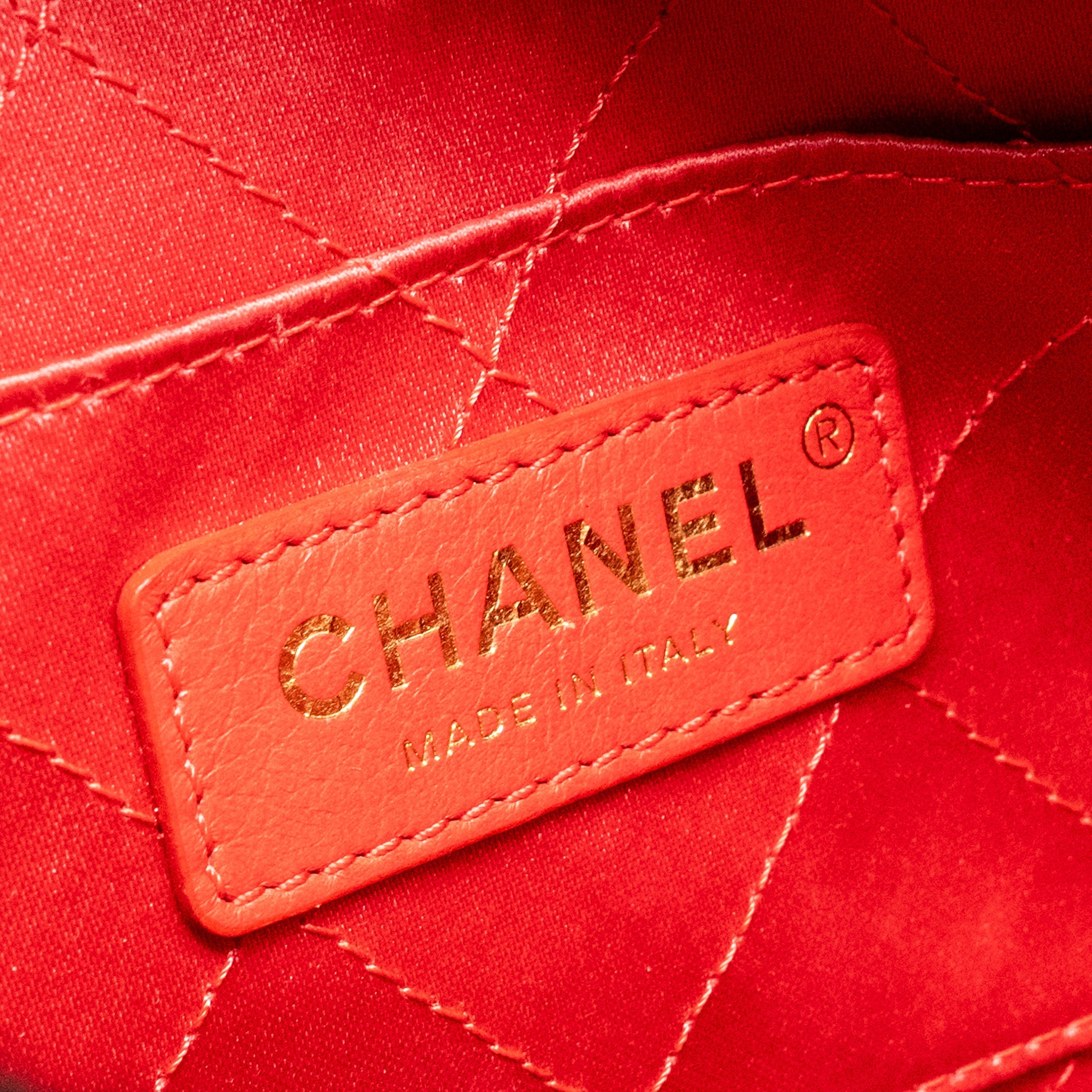 CHANEL QUILTED SHAPE CHAIN BAG CAVIAR BLACK GHW
