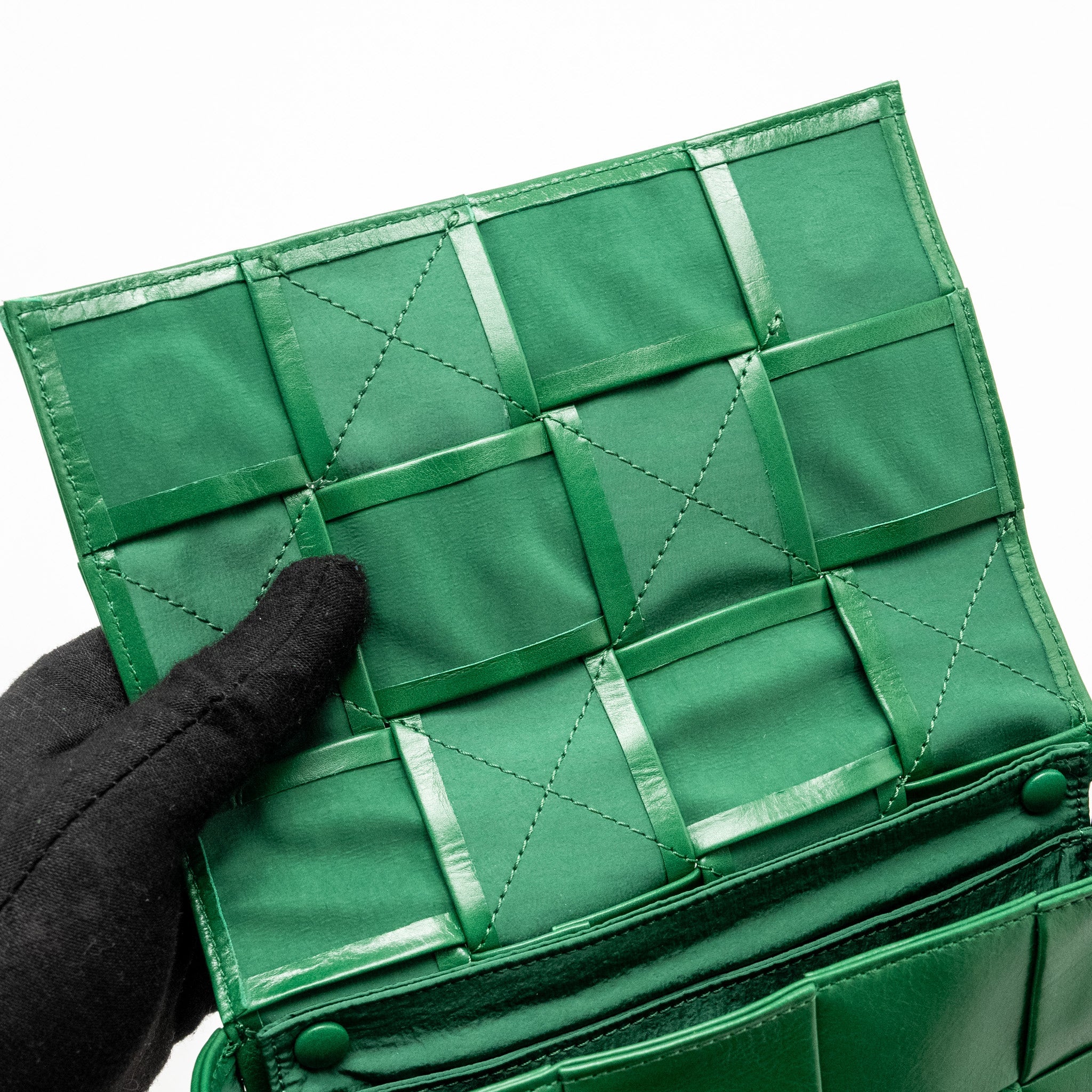 BOTTEGA VENETA CASSETTE BELT BAG CALFSKIN GREEN SHW