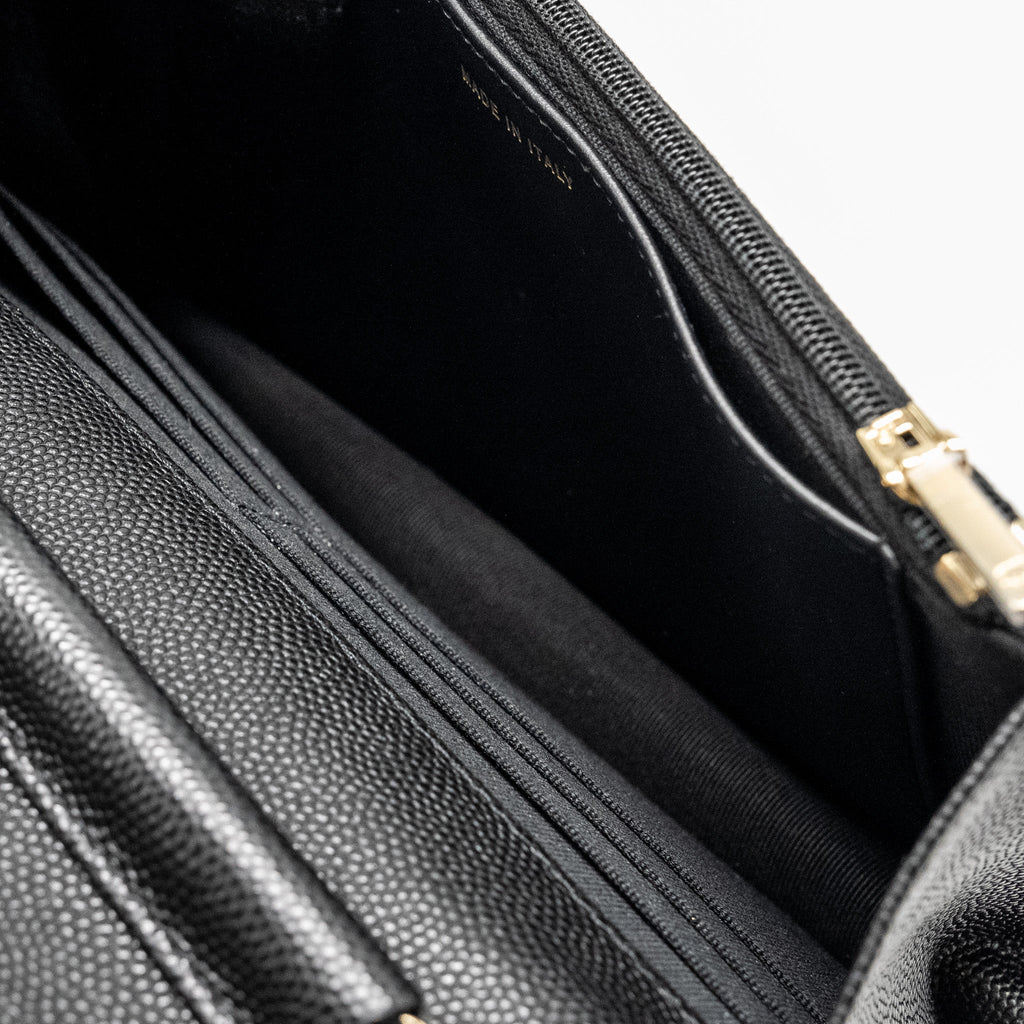 CHANEL DETAILED CC LOGO WALLET ON CHAIN CAVIAR BLACK LGHW (MICROCHIP)