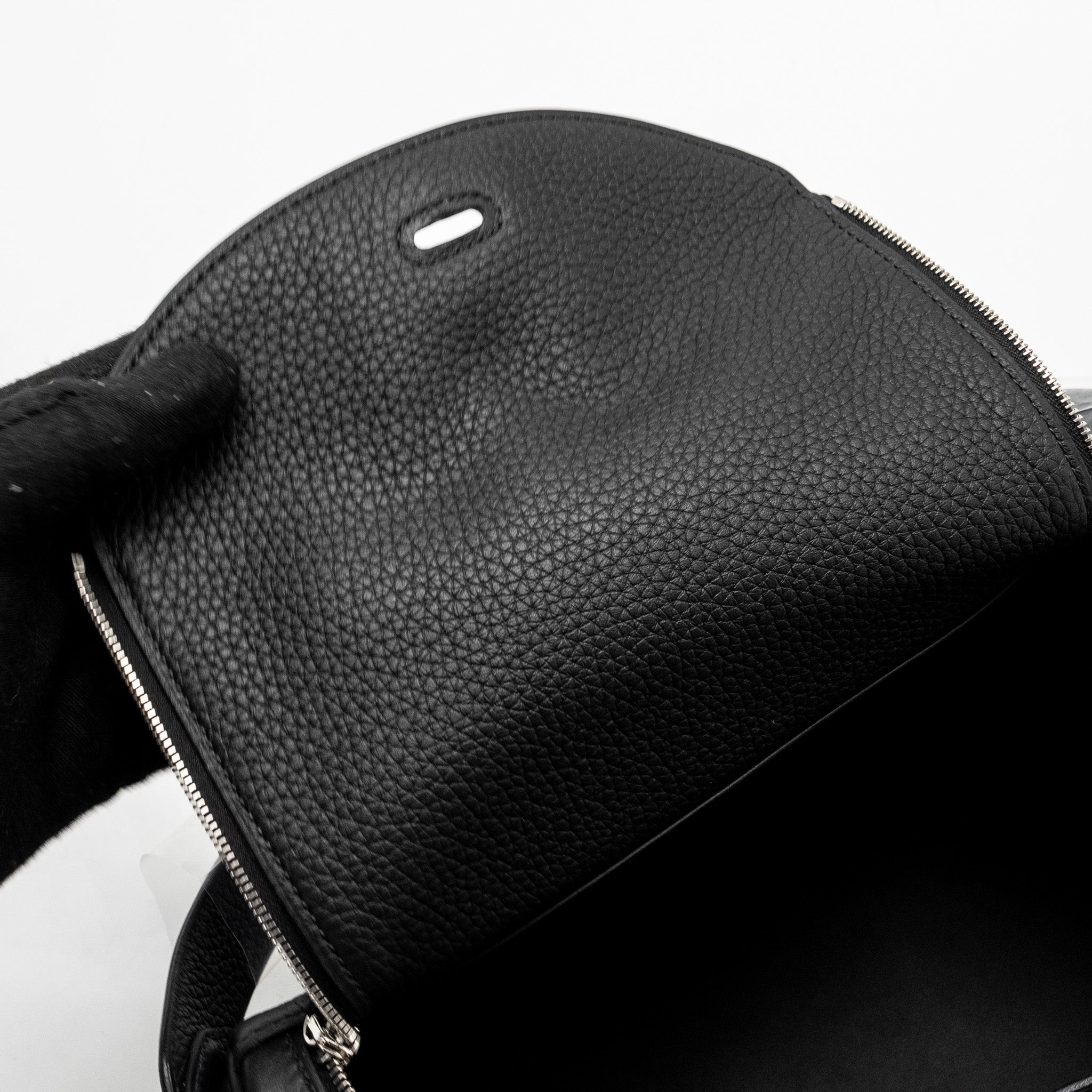 HERMES LINDY 26 CLEMENCE BLACK SHW