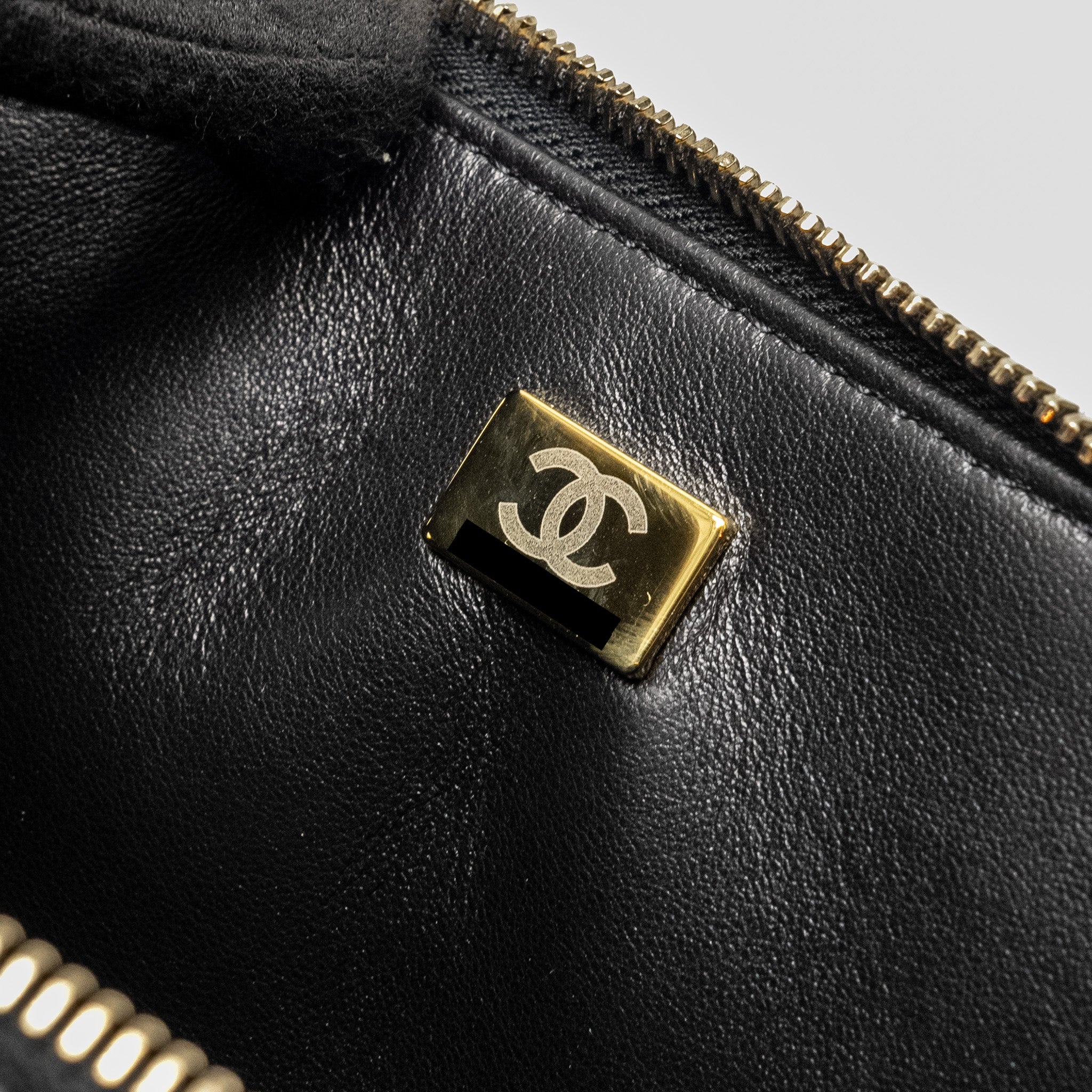 CHANEL 22S LETTER TOP HANDLE SMALL VANITY CASE CAVIAR BLACK BRUSHED GHW (MICROCHIP)