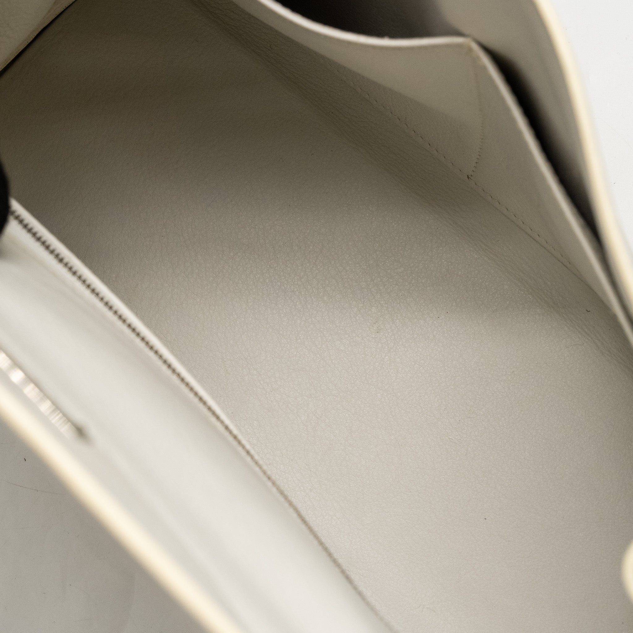 HERMES KELLY 28 EVERCOLOR BLANC SHW