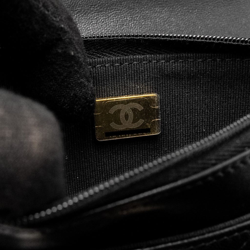 CHANEL PEARL DETAILED TOP HANDEL WALLET ON CHAIN LAMBSKIN BLACK LGHW (MICROCHIP)